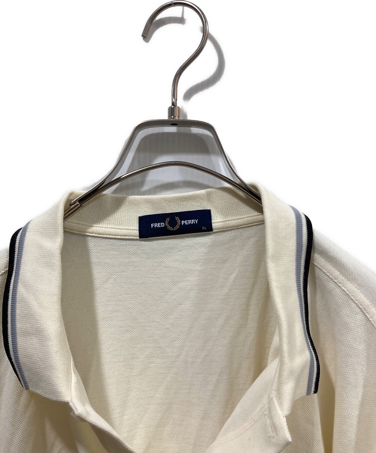 美品　FRED PERRY長袖ポロシャツ　ホワイト　定価約2万円 FRED PERRY 長袖ポロシャツ ホワイト - メルカリ