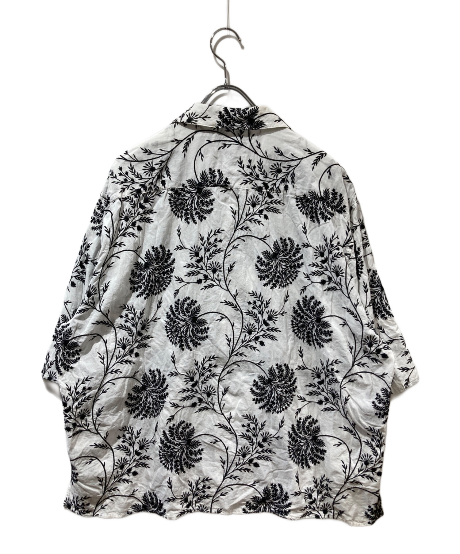 LOEFF ロエフ ブラウス F オフホワイト系x紺xオレンジ(花柄) 【古着】【中古】 中古・古着通販】LOEFF (ロエフ) フラワーエンブロイダリー刺繍