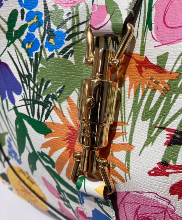 早い者勝ち！最終値下げ！GUCCI 花柄 ケース チェーン付き 早い者勝ち！最終値下げ！GUCCI 花柄 ケース チェーン付き gucci