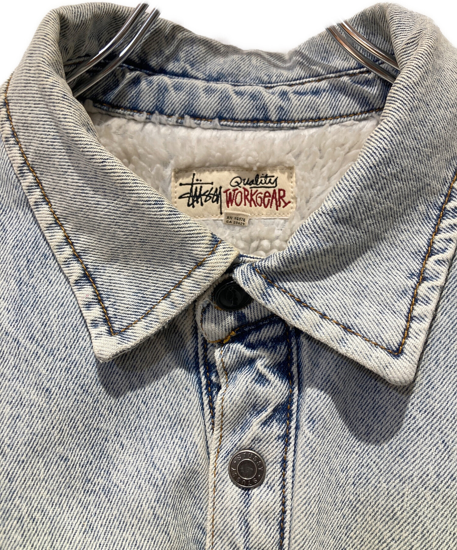stussy フード付きデニムジャケット しっかりした生地でかわいいです。 stussy フード付きデニムジャケット しっかりした生地でかわいいです