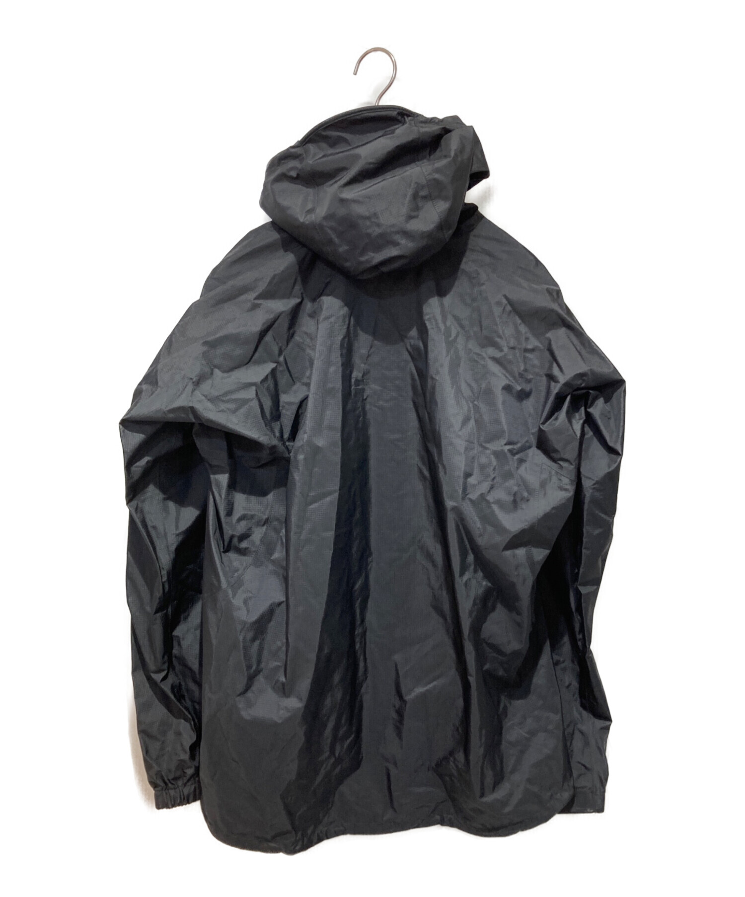 mont-bell フード付きマウンテンパーカー 黒 中古・古着通販】mont-bell (モンベル) マウンテンパーカー ブラック