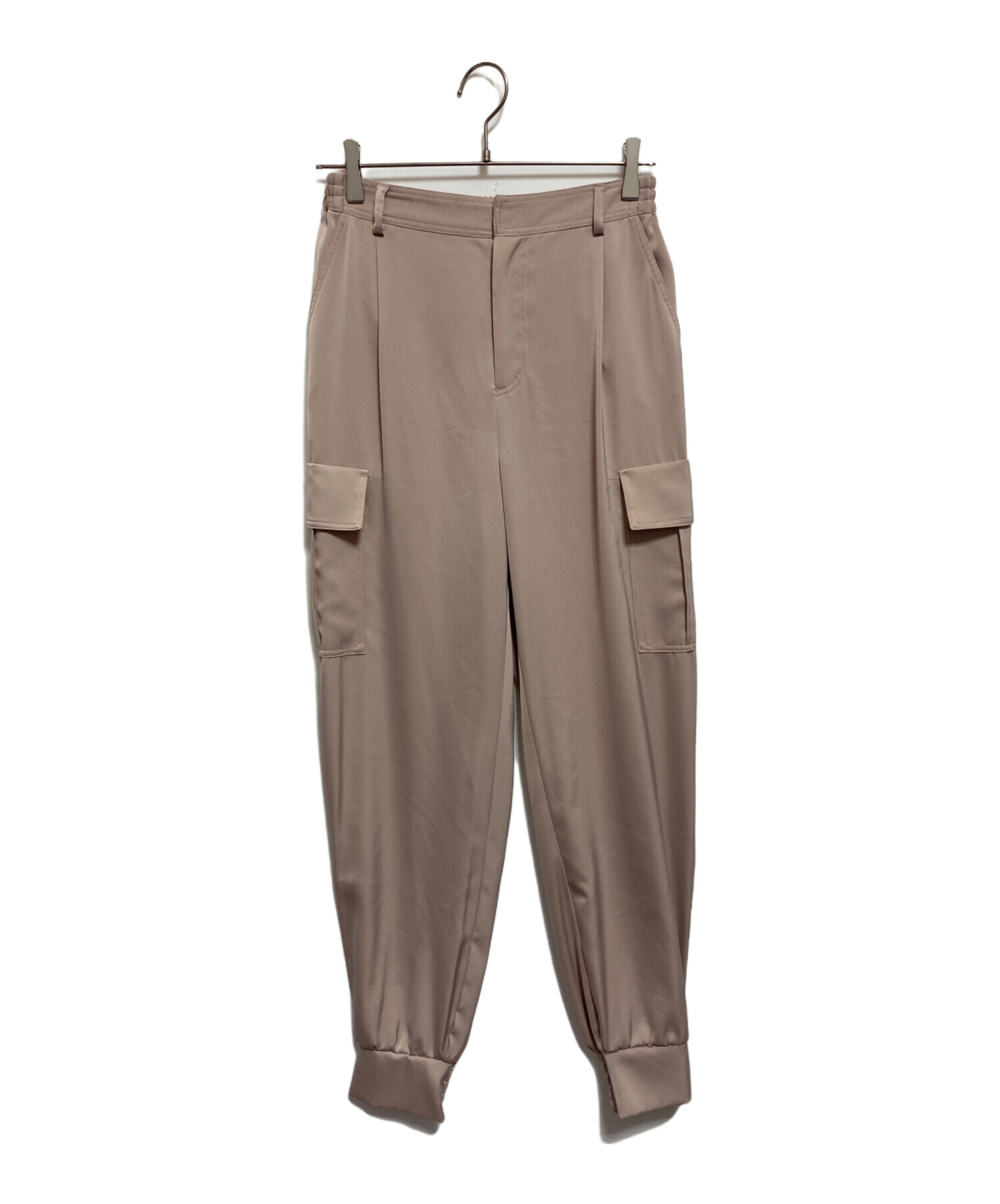 週末限定価格！新品未使用！アルページュストーリー　サテンカーゴパンツ スタッフコーディネート】サテンカーゴパンツ ｜shiori｜Arpege story