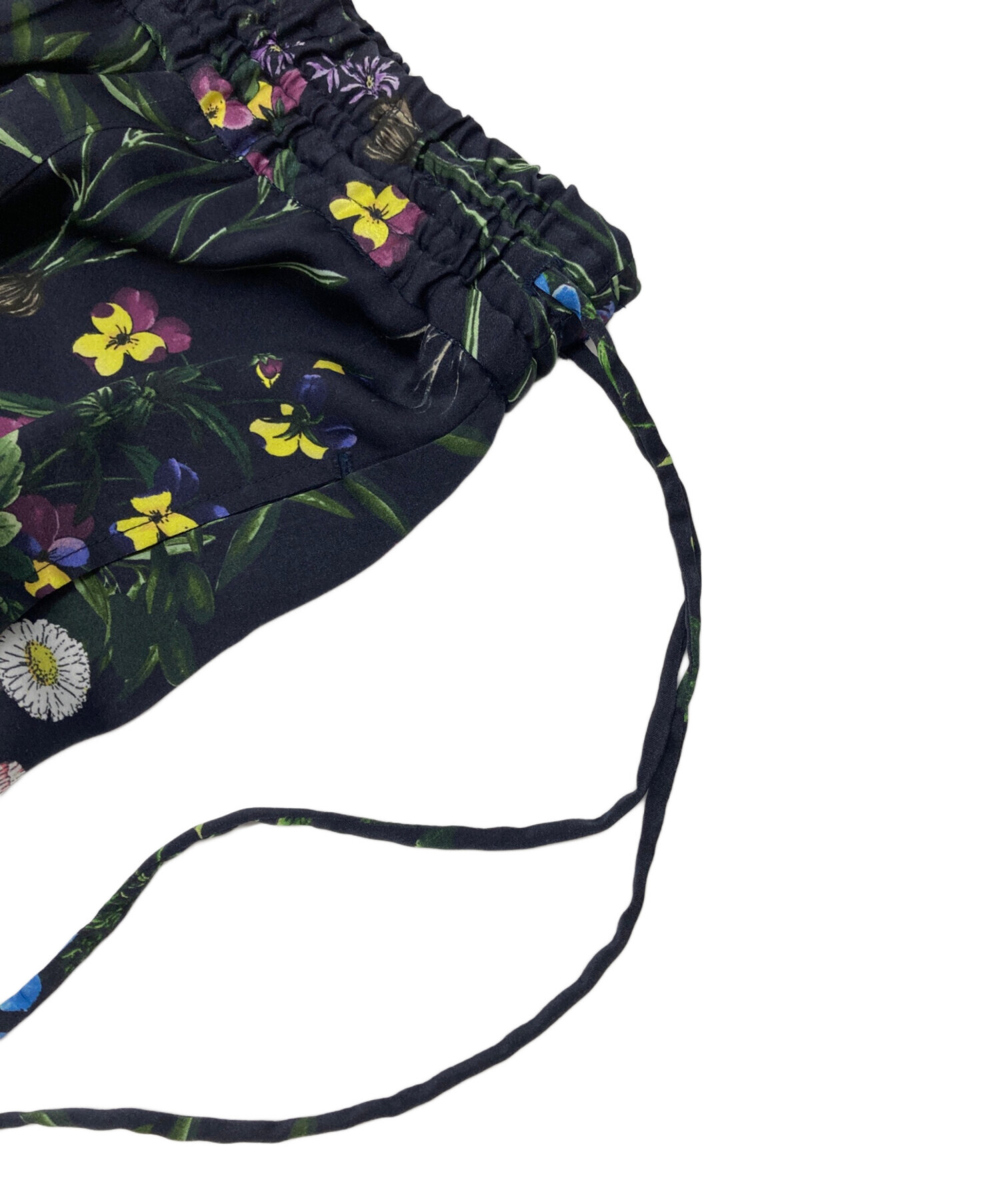 早割9/16まで【試着のみ】TICCA フラワープリントパンツ ネイビー 日本製 Spick＆Span（スピック アンド スパン） スラックス パンツ TICCA