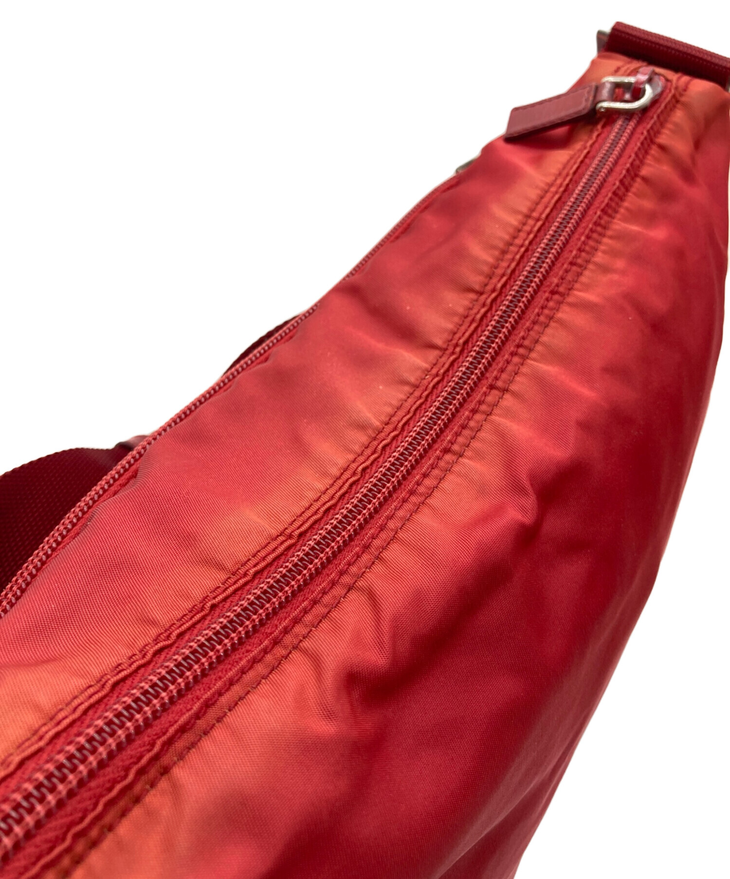 中古・古着通販】PRADA (プラダ) ナイロンショルダーバッグ レッド