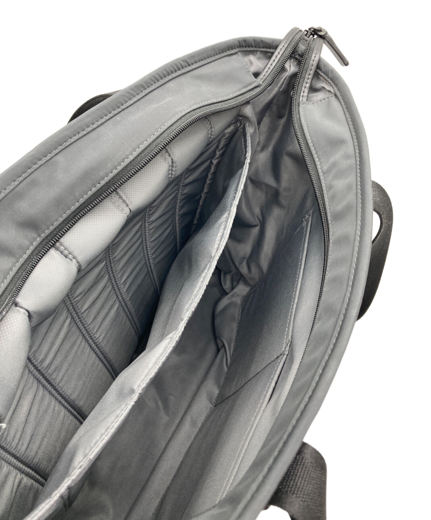 TUMI メッシュ ビジネスバッグ グレー 中古・古着通販】TUMI (トゥミ) ビジネスバッグ グレー｜ブランド
