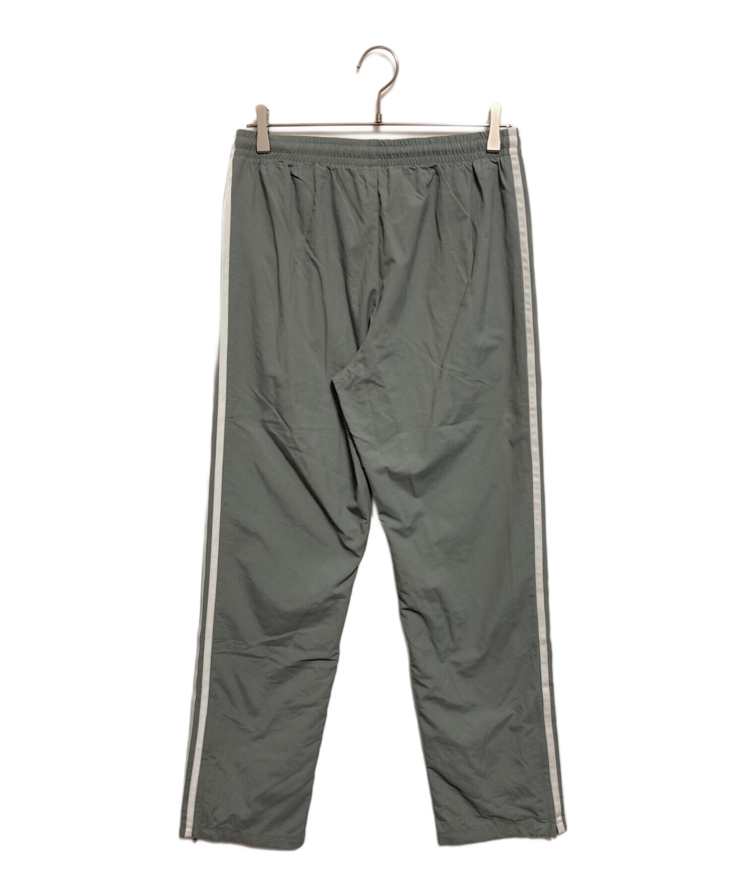 中古・古着通販】adidas (アディダス) ウーブントラックパンツ グレー
