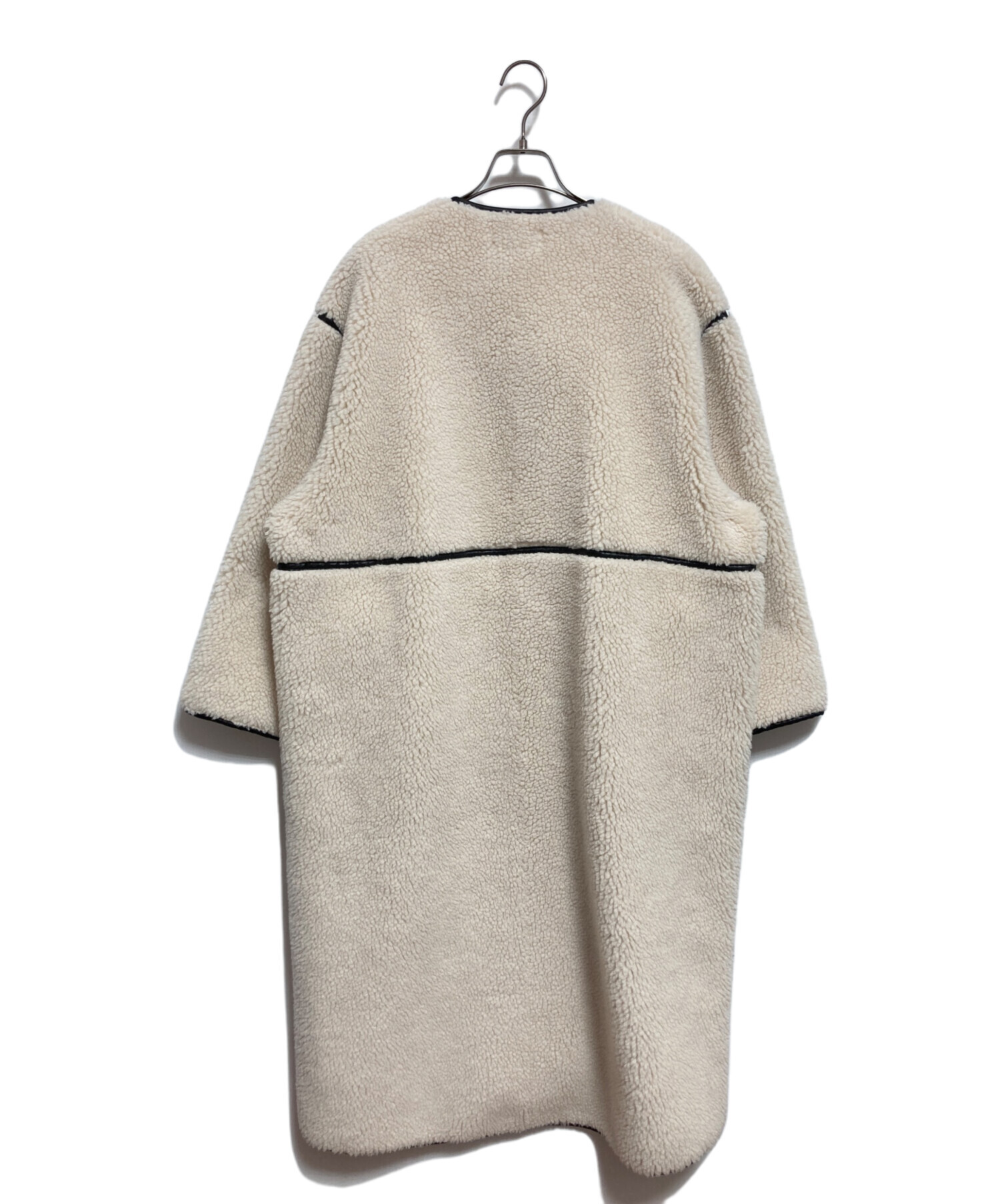 中古・古着通販】AKTE (アクテ) トリミングロングボアコート ホワイト