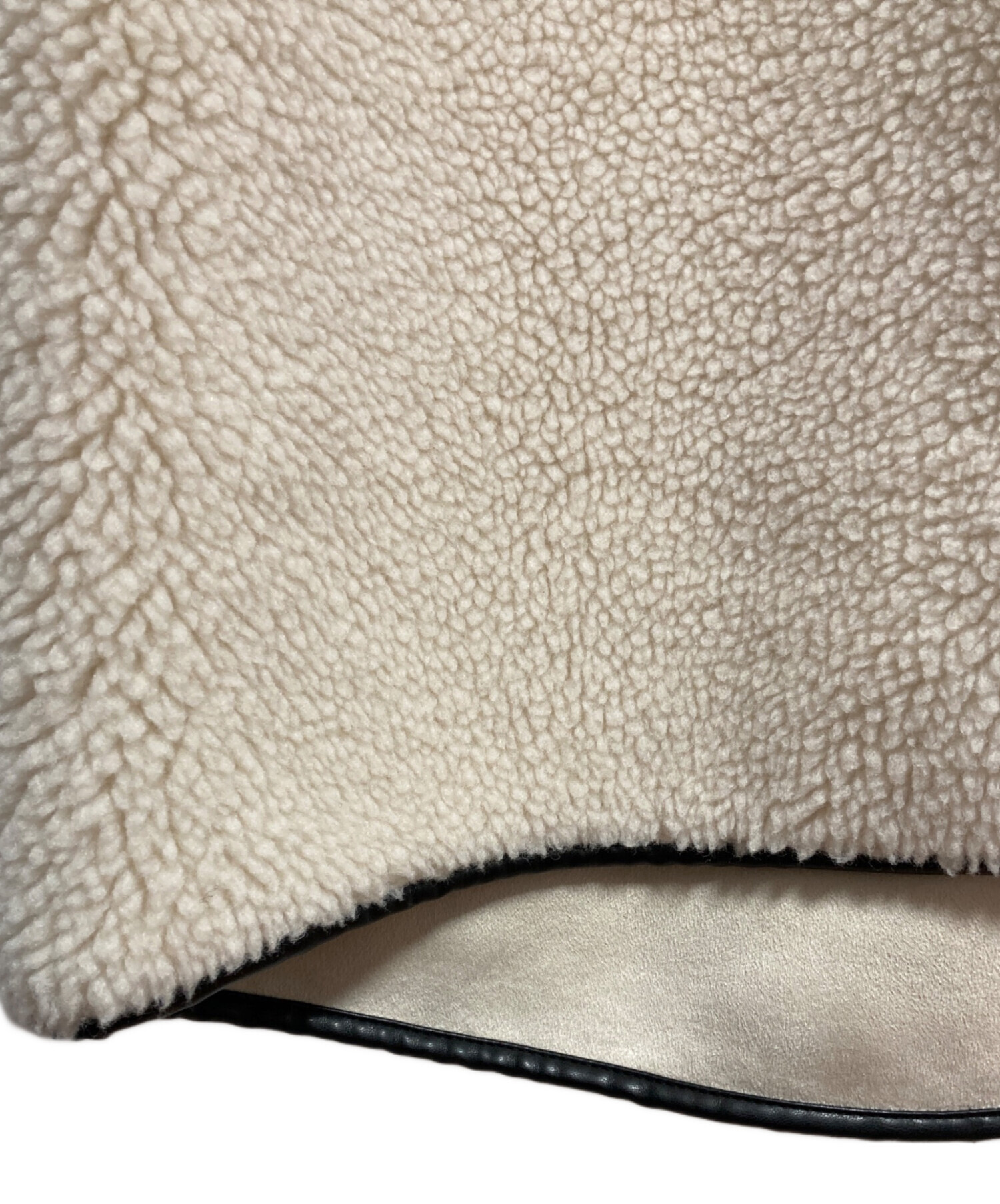 中古・古着通販】AKTE (アクテ) トリミングロングボアコート ホワイト