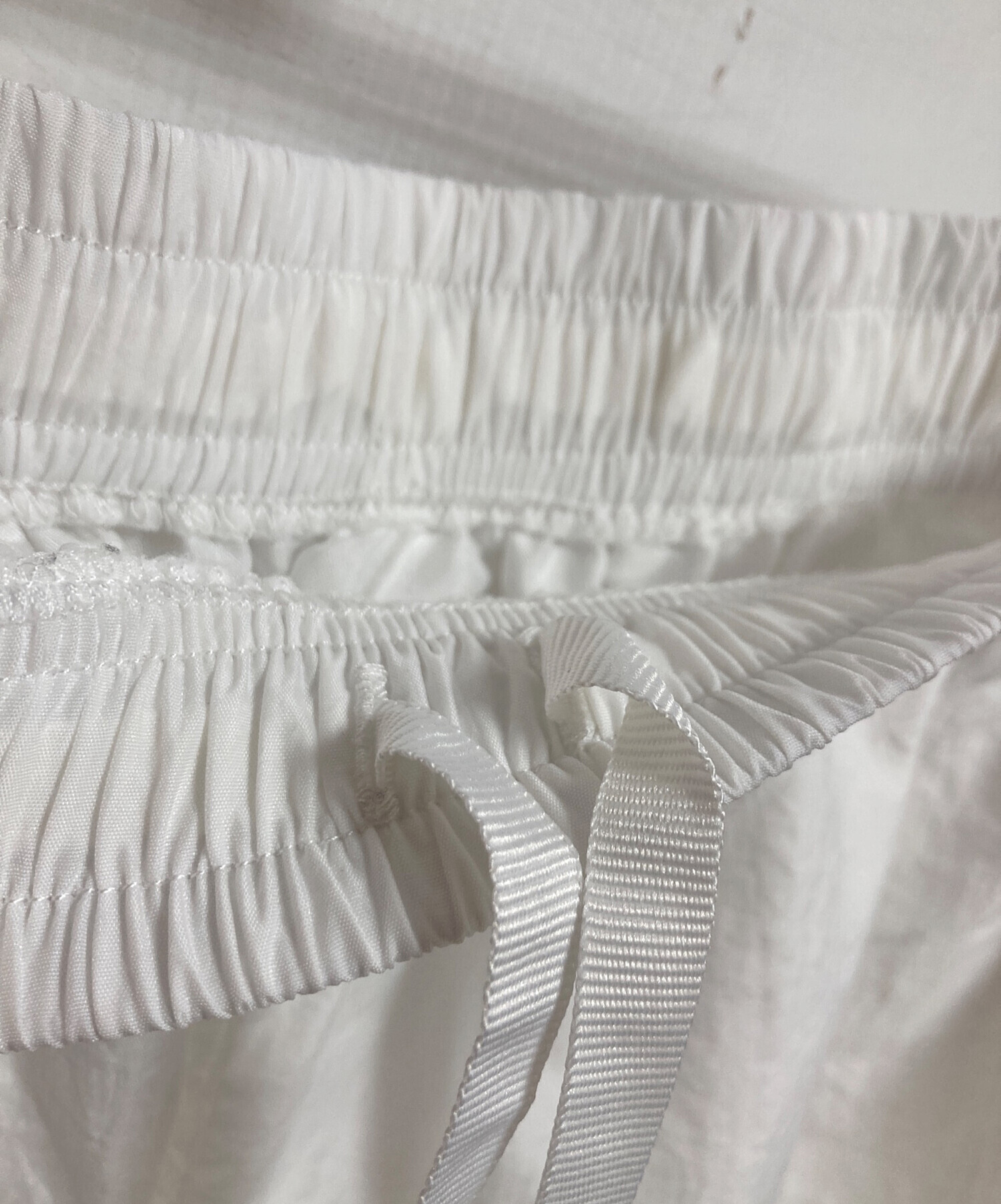 中古・古着通販】anuke (アンヌーク) Nylon Volume Pants ホワイト