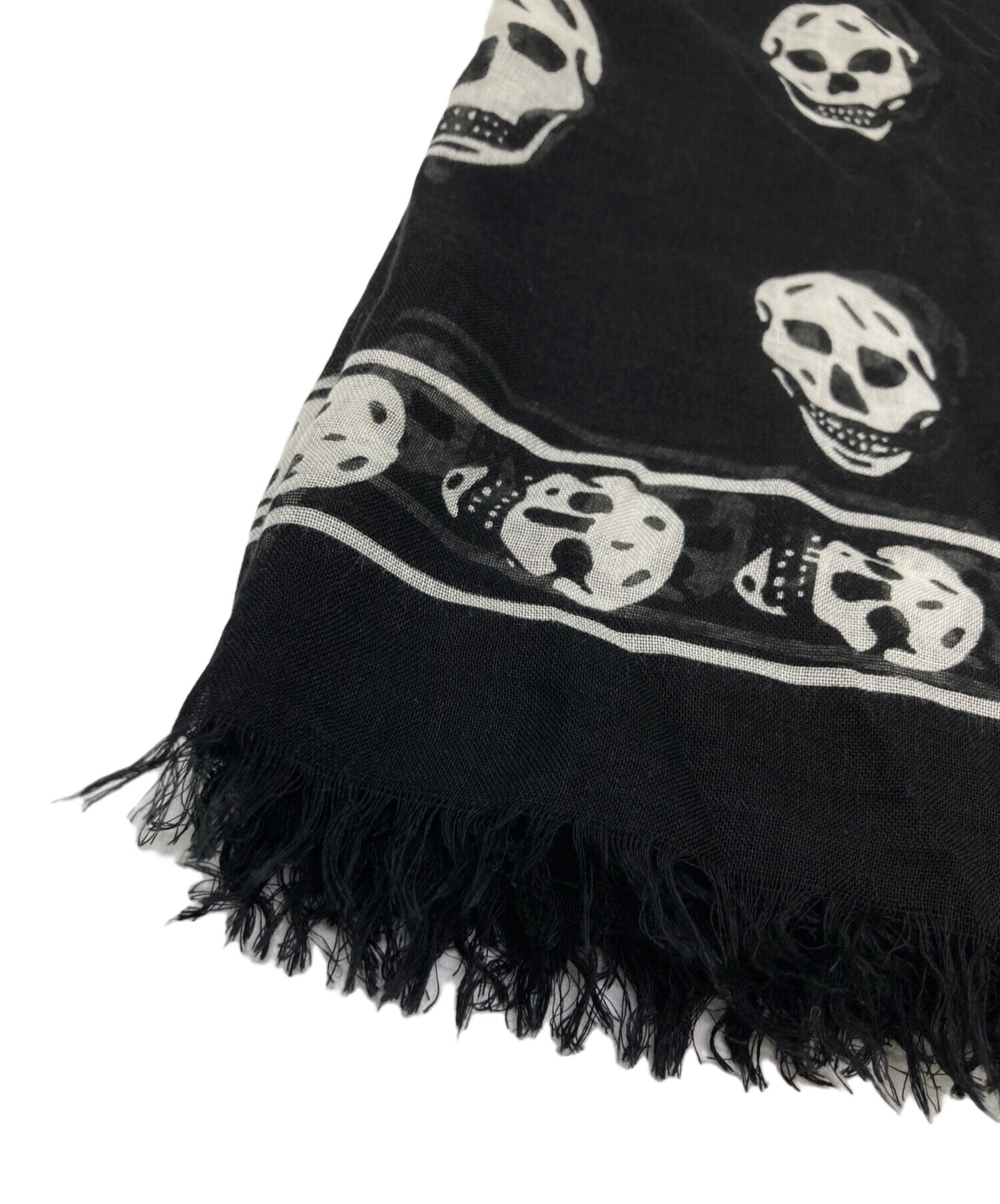 アレキサンダーマックイーン シルクストール　スカル 黒 中古・古着通販】ALEXANDER McQUEEN (アレキサンダーマックイーン