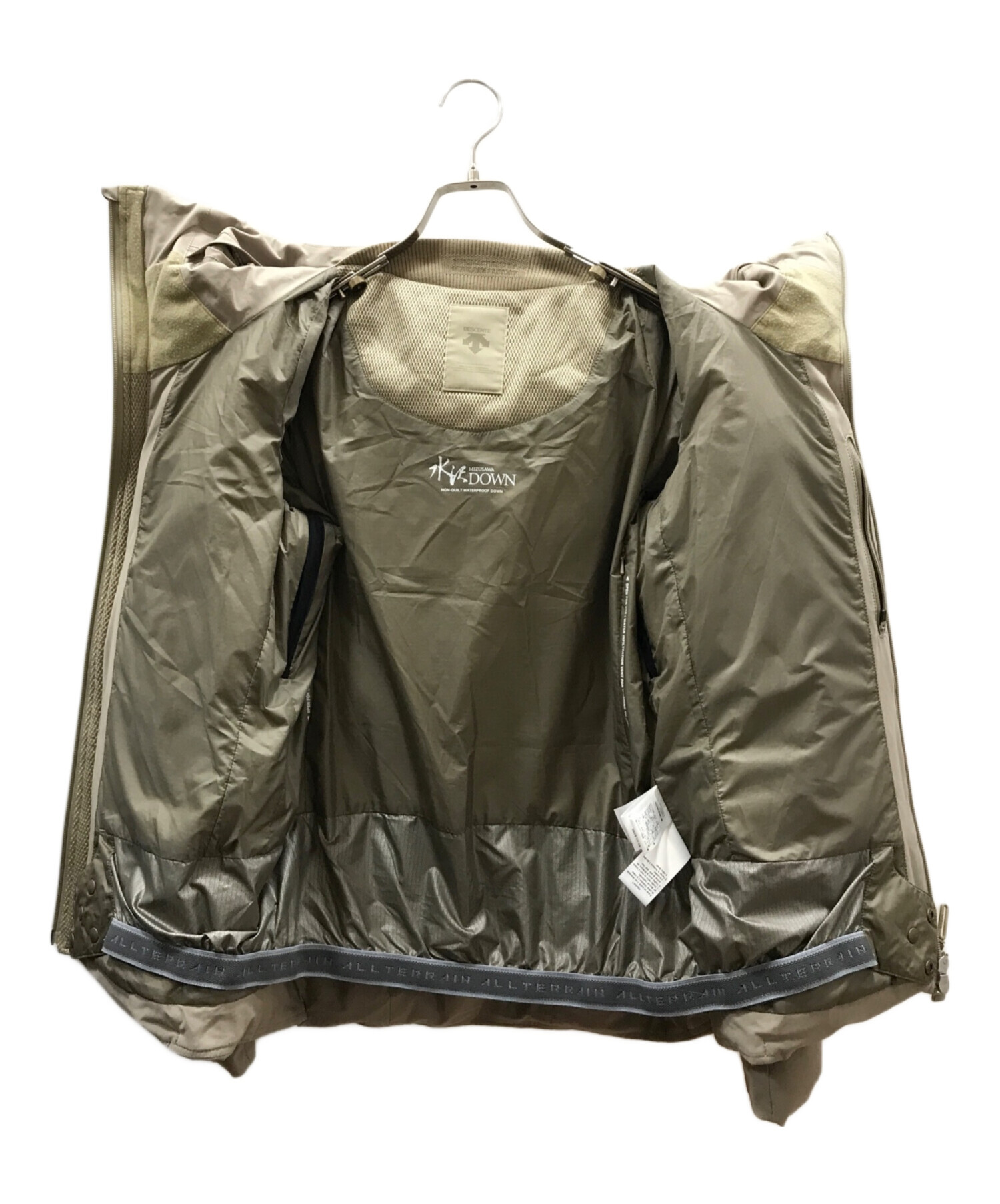 中古・古着通販】DESCENTE (デサント) ジャケット ベージュ サイズ:L