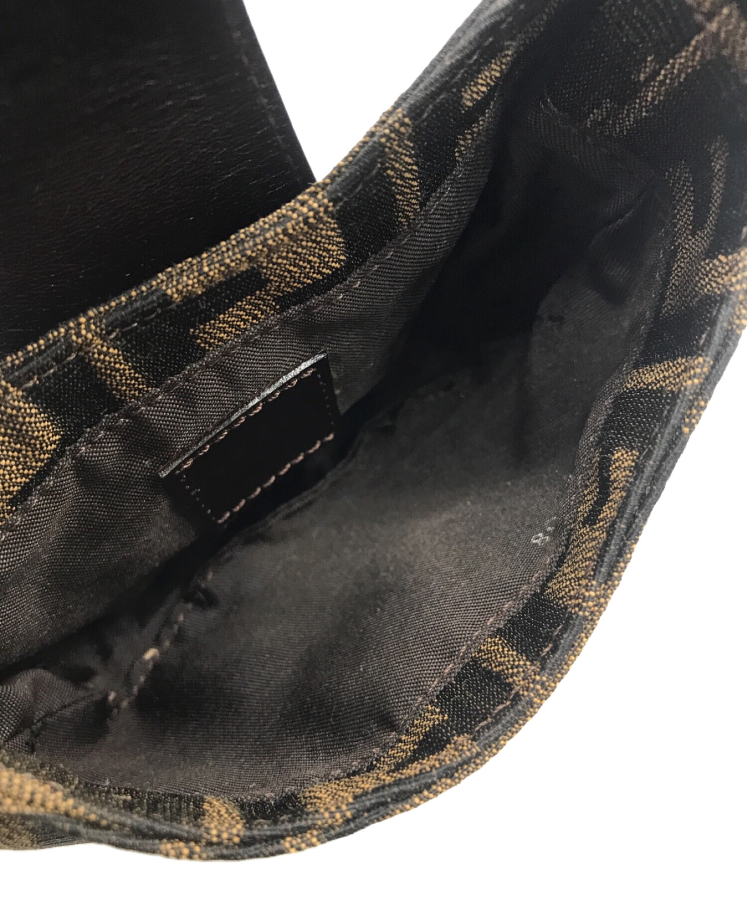 中古・古着通販】FENDI (フェンディ) ミニクロワッサン ハンドポーチ