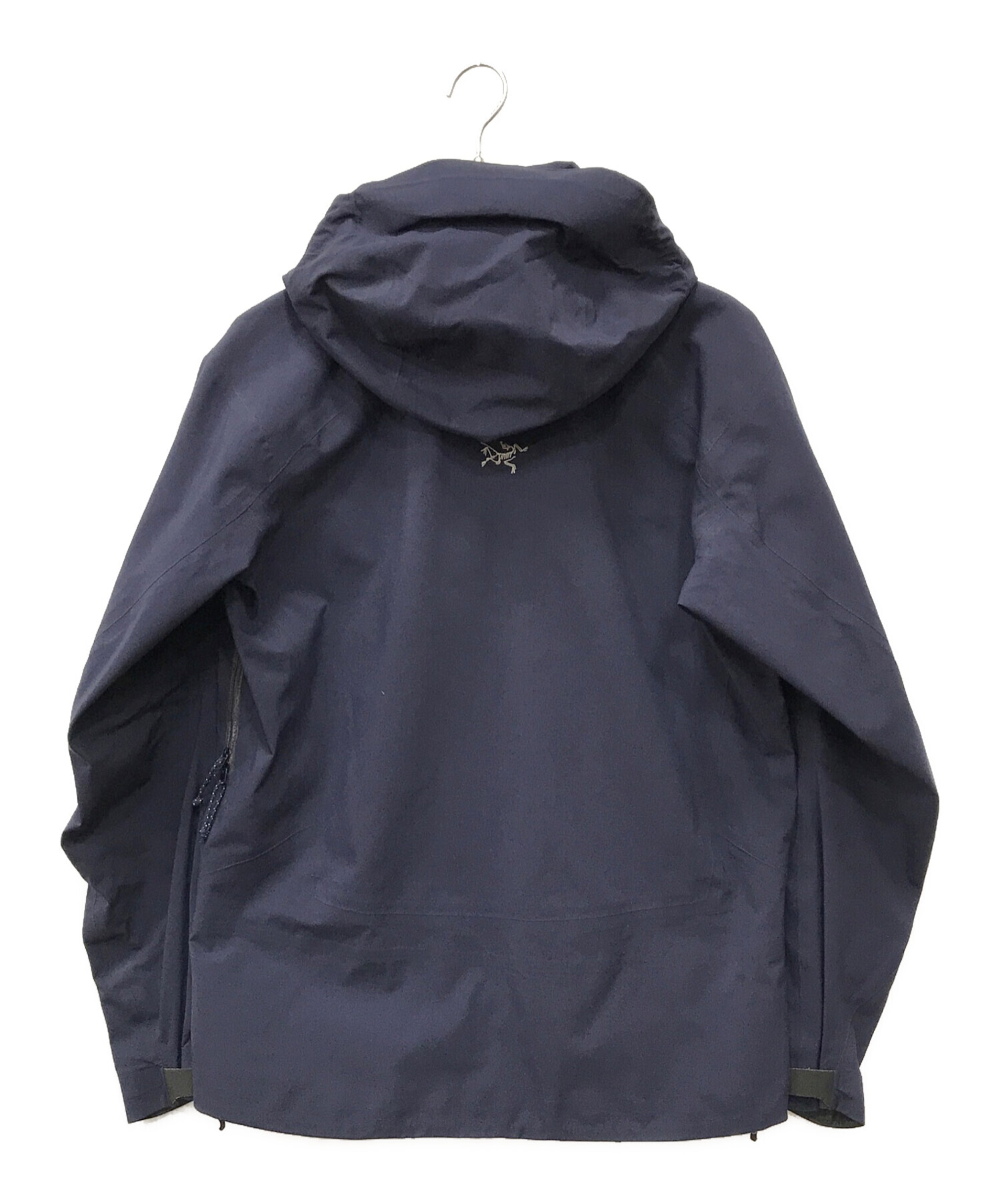 Arc'teryx ネイビー マウンテンパーカー 中古・古着通販】ARC'TERYX (アークテリクス) マウンテンパーカー