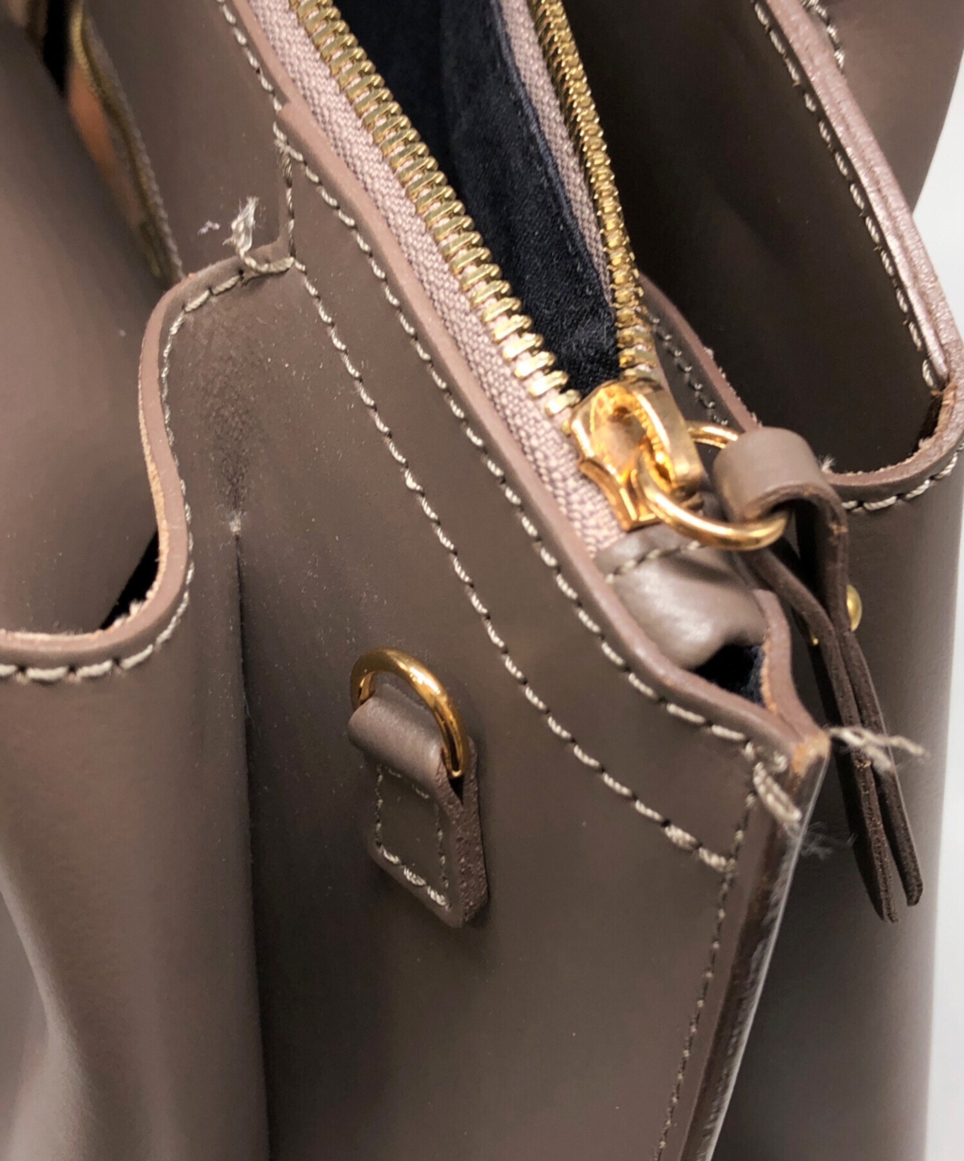 【限定価格】IACUCCI イアクッチ ハンドバッグ ベージュ 中古・古着通販】IACUCCI (イアクッチ) ハンドバッグ ベージュ サイズ