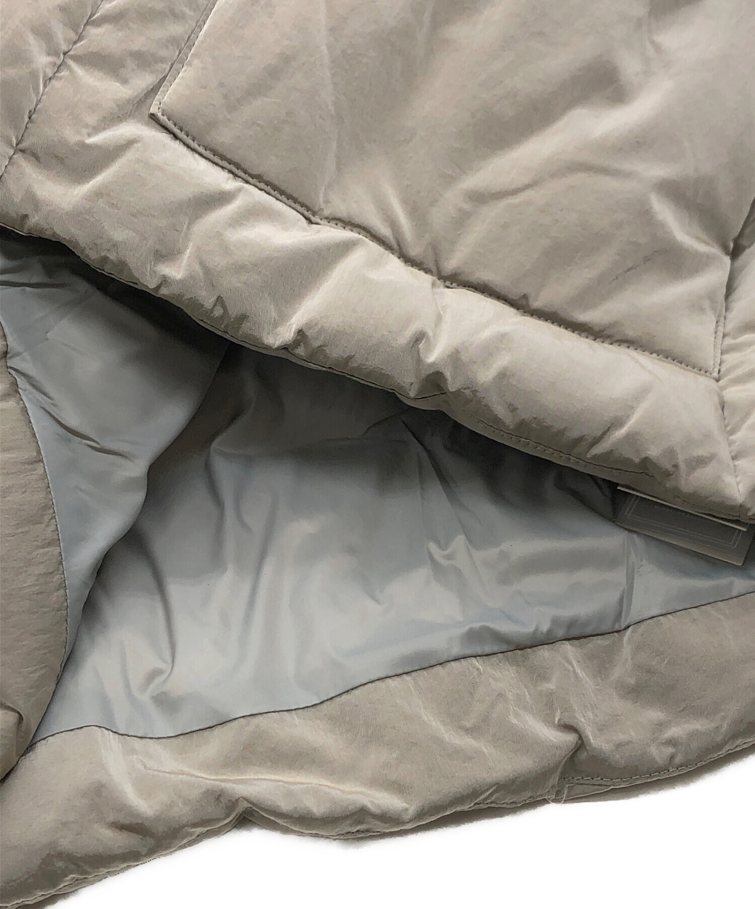 中古・古着通販】KITH (キス) Wrinkle Nylon Midi Vest ベージュ