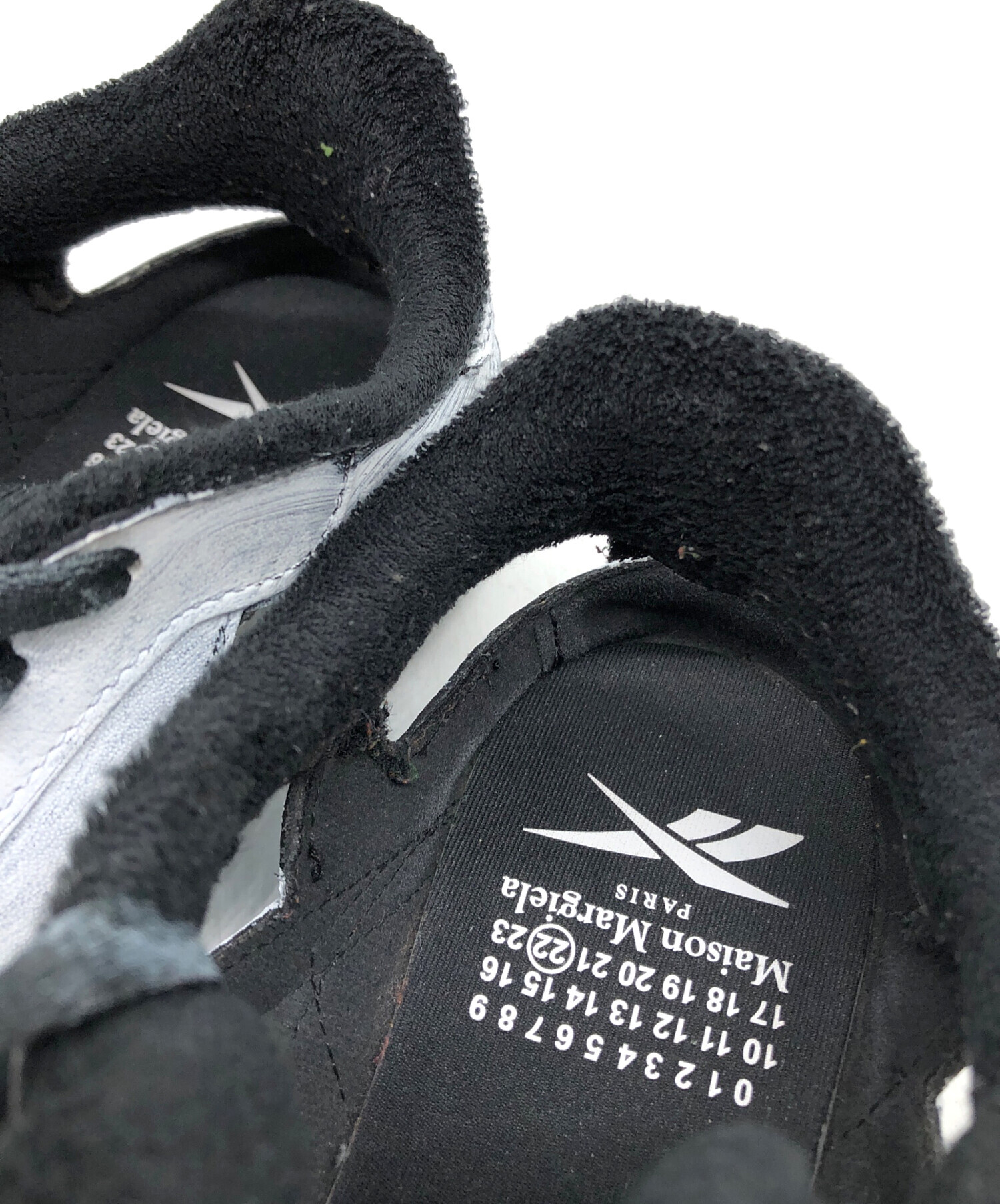 送料込！美品レア マルジェラ × リーボック tabi 24.5 箱あり MAISON MARGIELA×Reebok (メゾンマルジェラ×リーボック) TABI SHOES