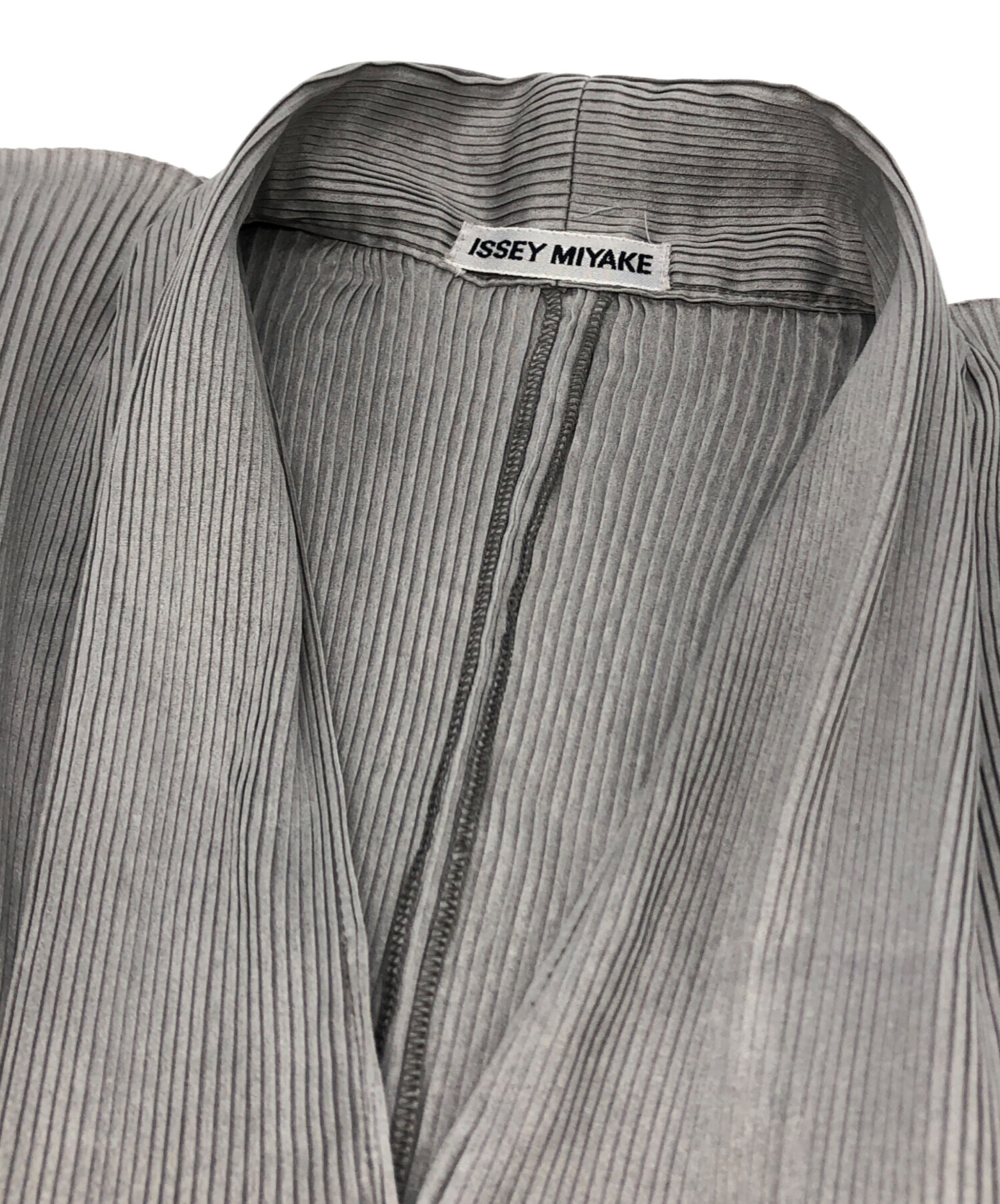 ISSEYMIYAKE イッセイミヤケ ブラウス プリーツ サイズ02 M 中古・古着通販】ISSEY MIYAKE (イッセイミヤケ) プリーツブラウス