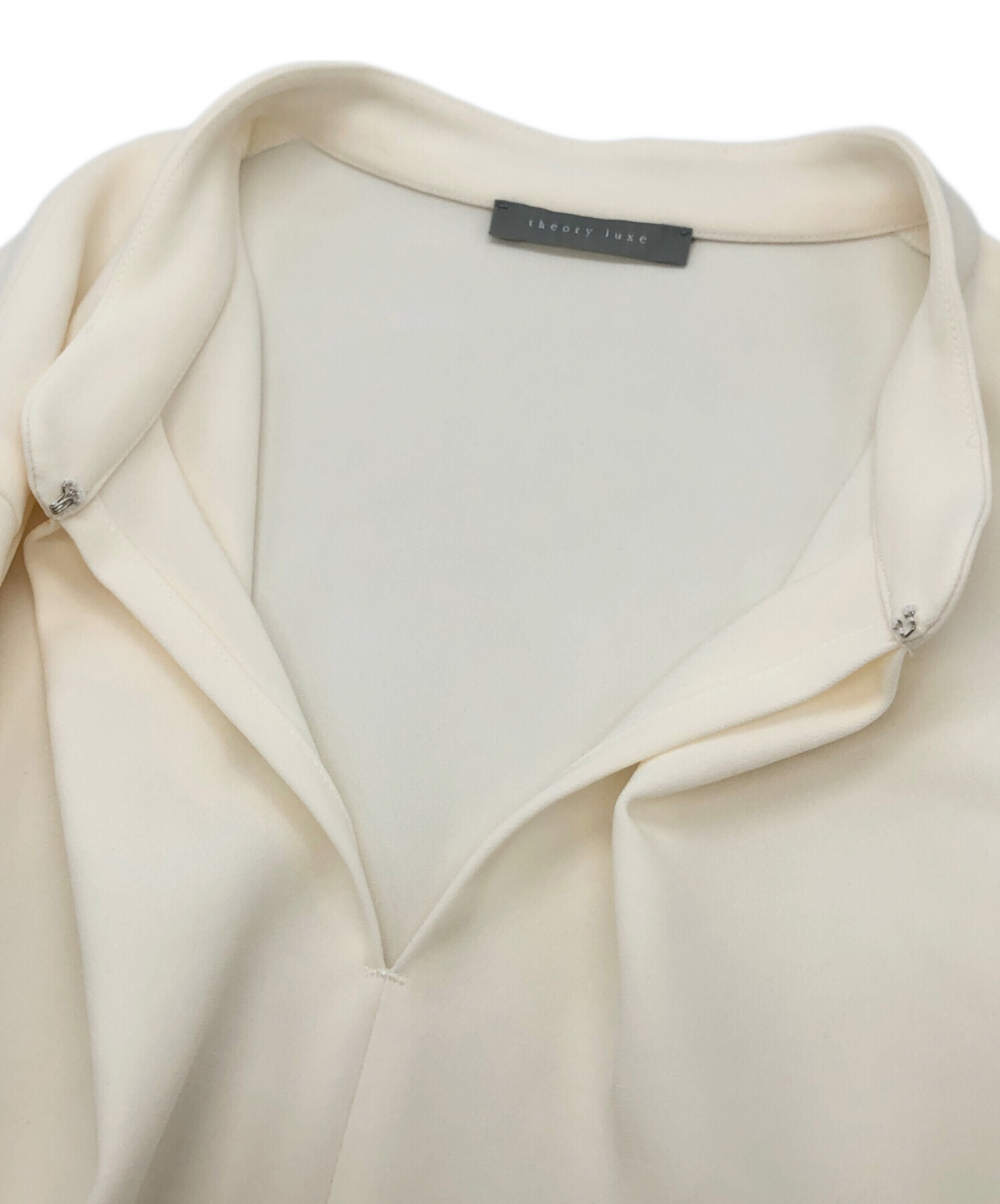 定価3,5万♪極美品セオリーリュクス Luve Wali Blouse 38 黒 中古・古着通販】theory luxe (セオリーリュクス) LUVE WALLI Blouse