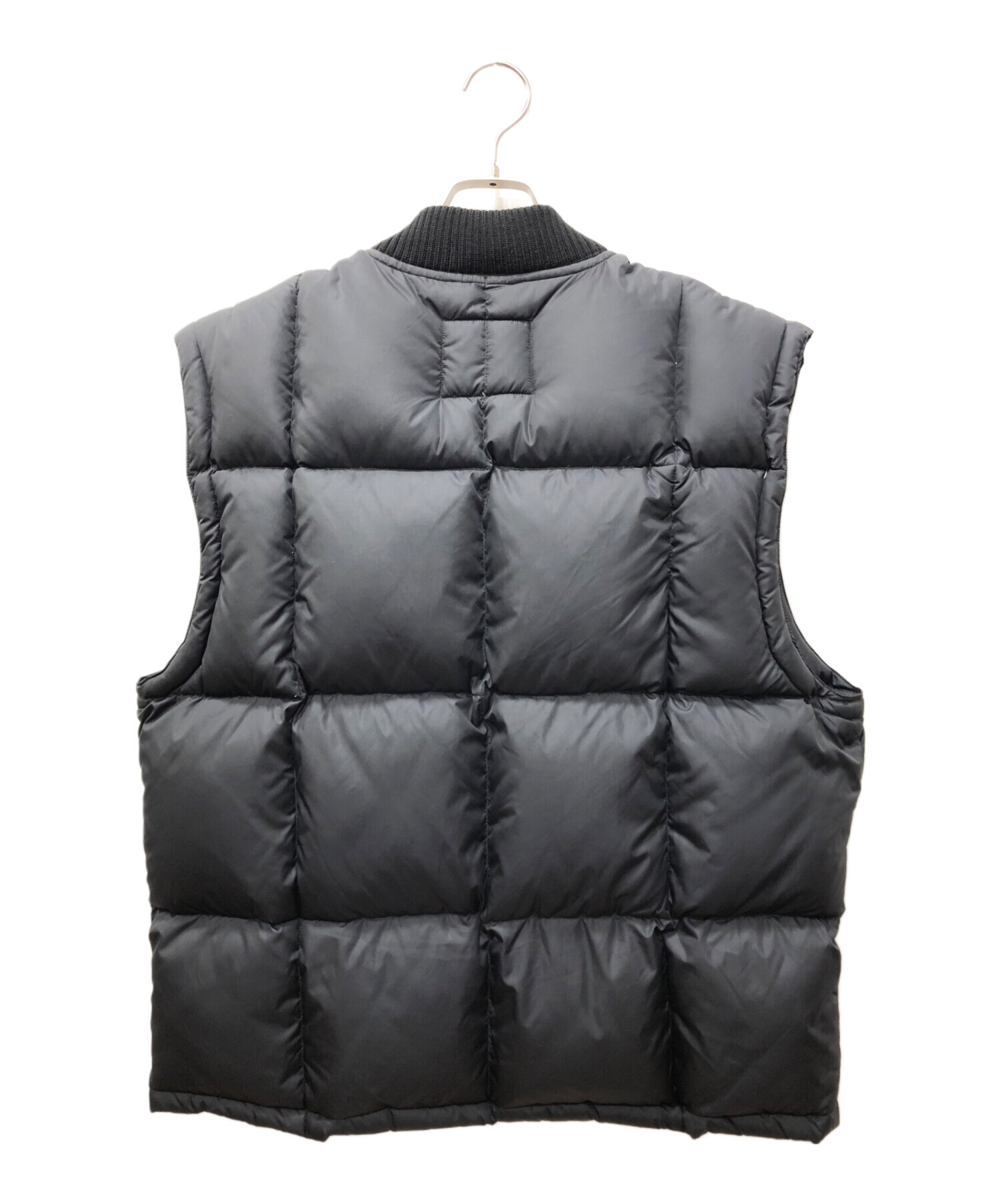 STUSSY ダウンベスト☆黒Sサイズ☆ 中古・古着通販】stussy (ステューシー) ダウンベスト ブラック サイズ