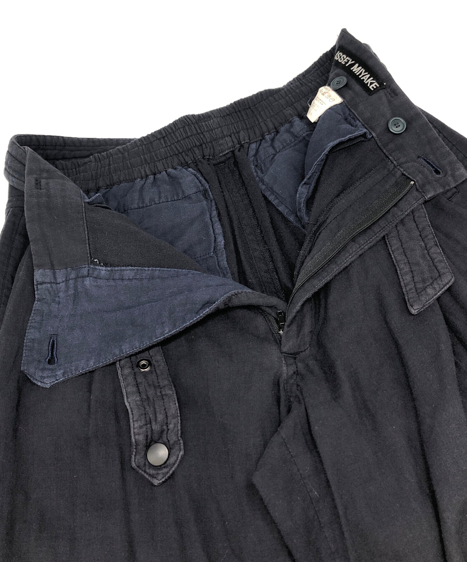 中古・古着通販】ISSEY MIYAKE (イッセイミヤケ) ワイドタックパンツ