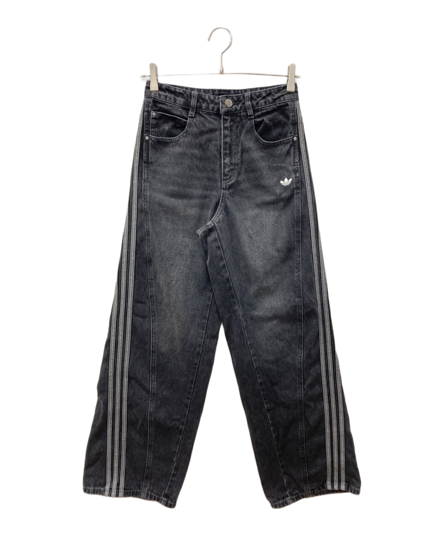 最安値【アディダス】 ルーズ デニムパンツ　ブラック 28 新品未使用 中古・古着通販】adidas (アディダス) ブラック ルーズ デニムパンツ