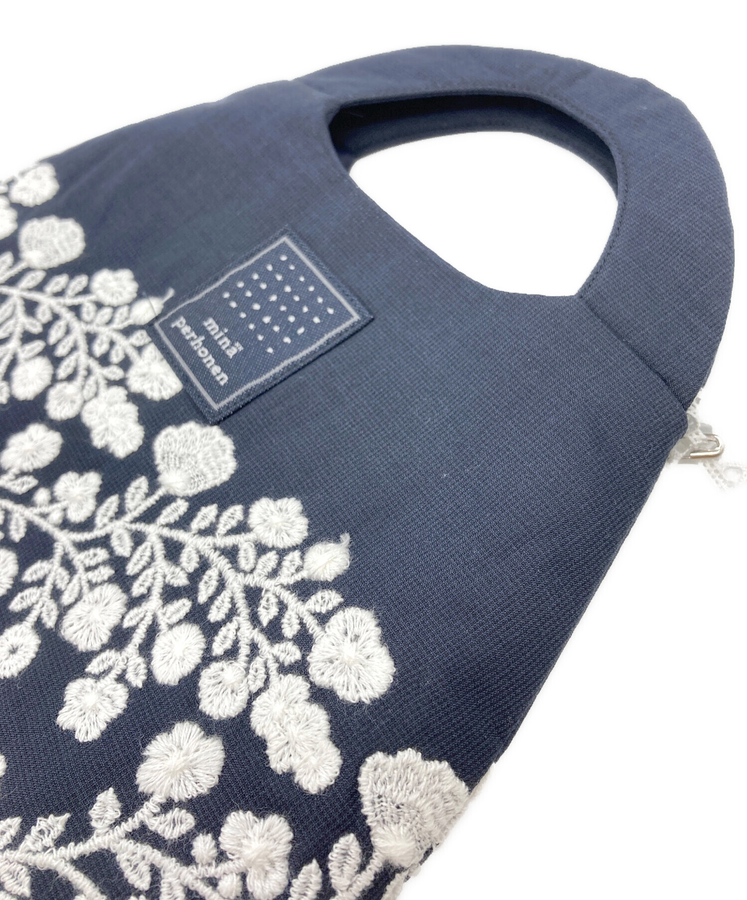 新品未使用mina perhonenトレイ floraleaf navy 中古・古着通販】mina perhonen (ミナ ペルホネン) floraleaf ウズラ