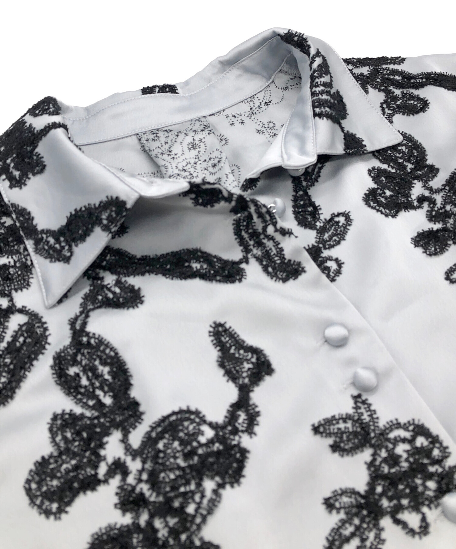 中古・古着通販】Ameri (アメリ) MOLE YARN EMBROIDERY SATIN SHIRT 