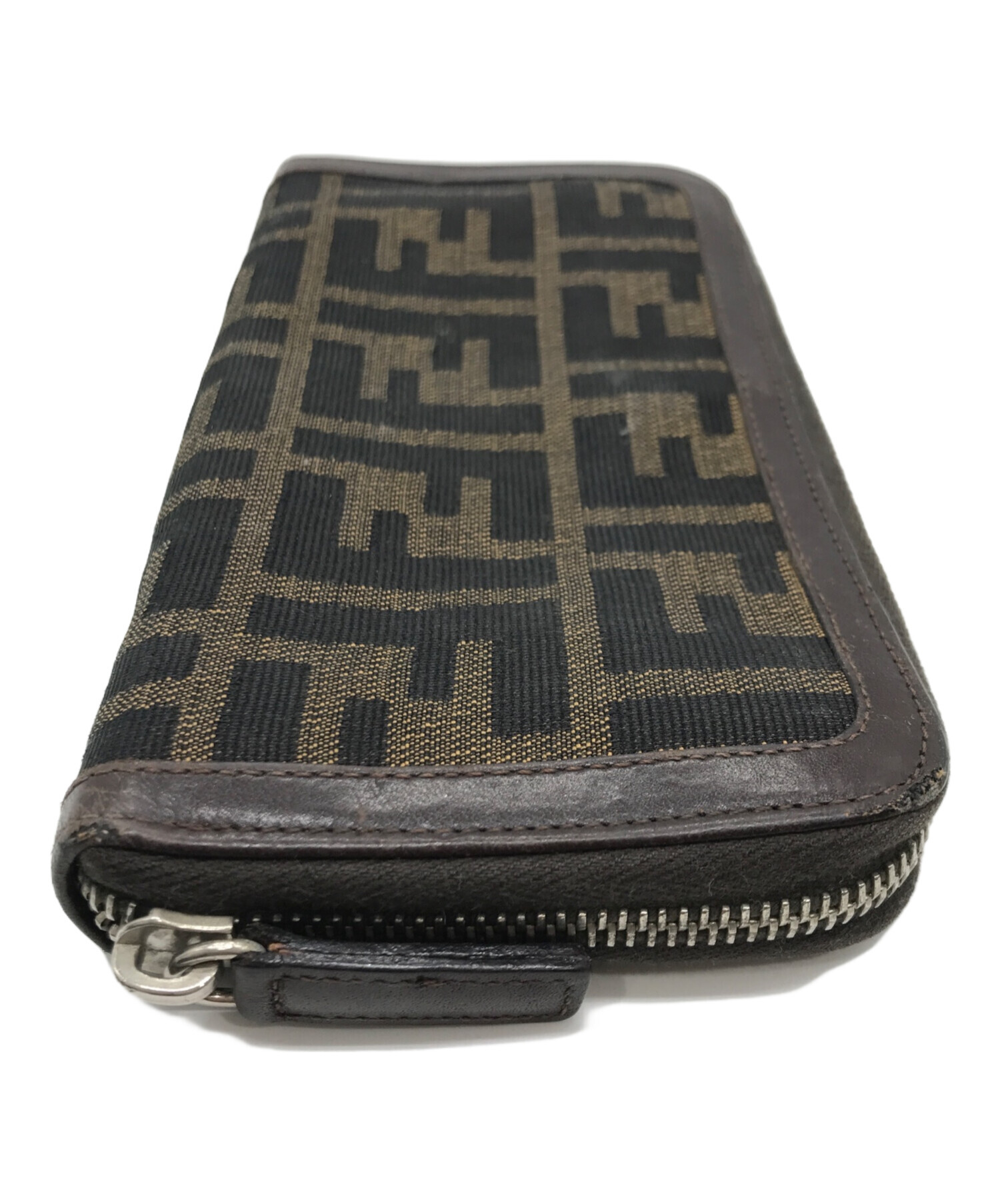 *訳ありです* FENDI フェンディ 財布 中古品 状態悪いです。 中古・古着通販】FENDI (フェンディ) 3つ折り財布 ネイビー｜ブランド