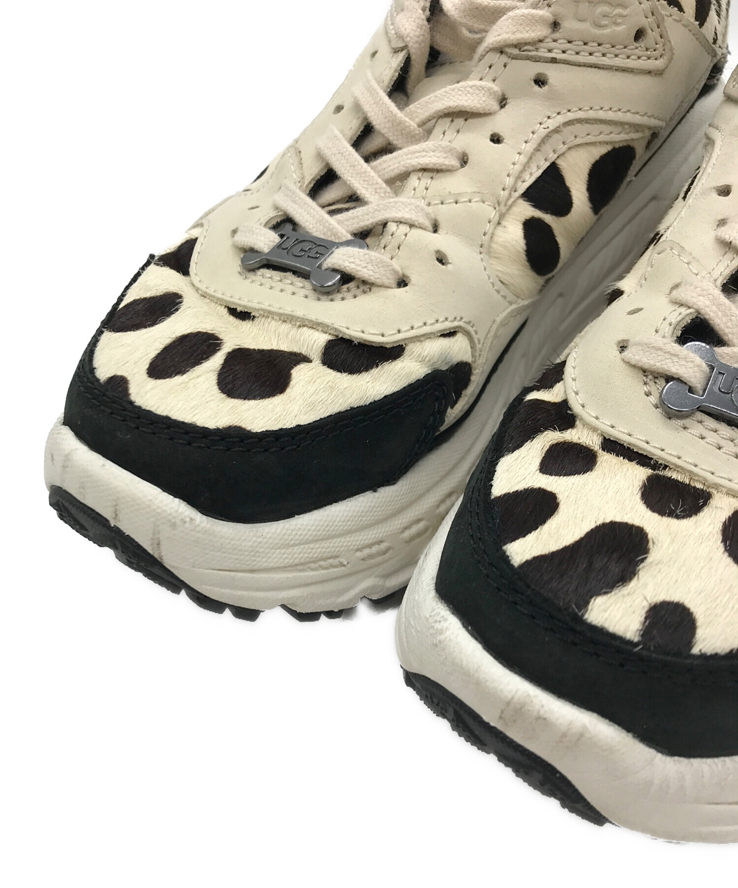 UGG アグ　ダルメシアン　スニーカー　23cm 厚底 UGG スニーカー ダルメシアン UGG アグ ダルメシアン スニーカー 23cm 厚底