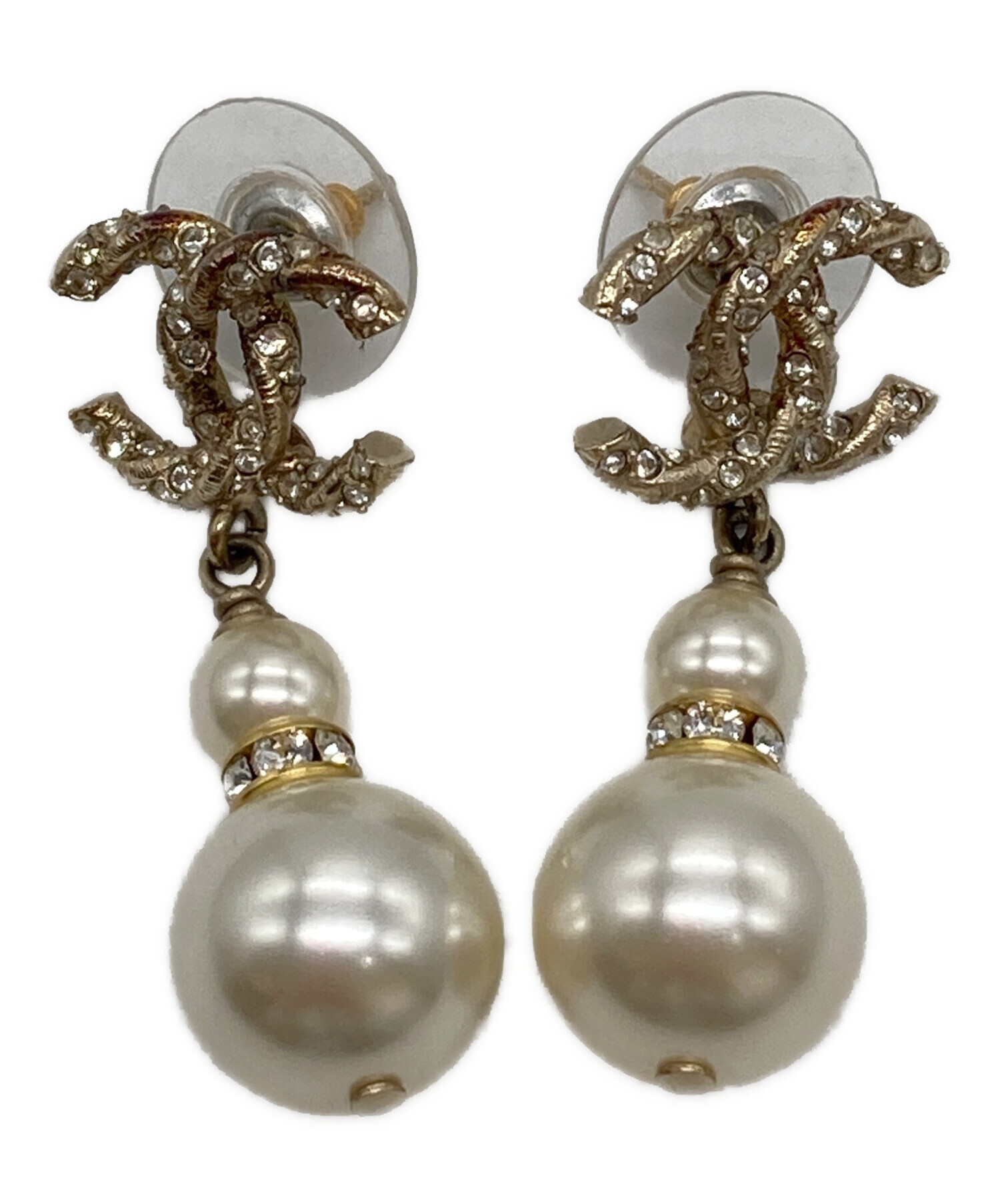 ひなた【新品未使用】CHANEL パール付きロゴピアス 中古・古着通販】CHANEL (シャネル) パールロゴココマークピアス
