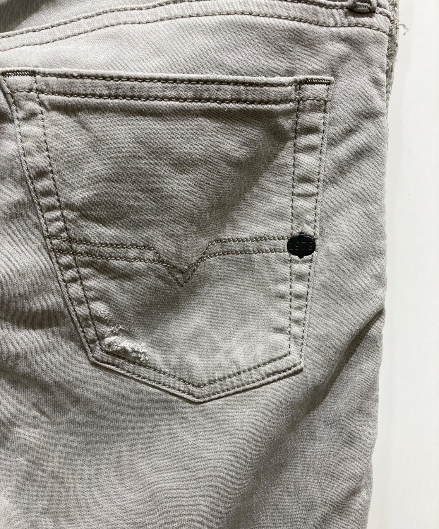 中古・古着通販】DIESEL (ディーゼル) BAKARI-NEジョグジーンズ グレー 