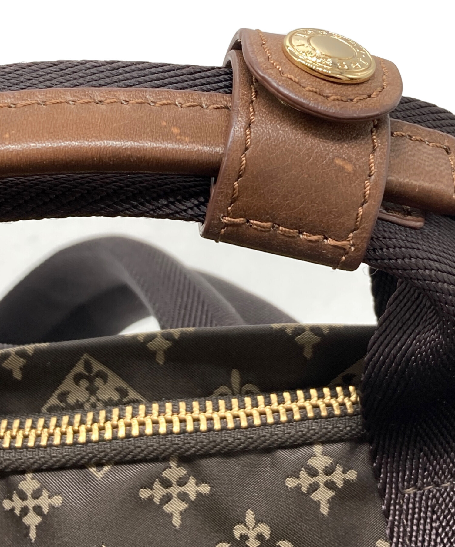 【未使用】russet　A4ナイロンリュック　ブラウン　チャーム付き 中古・古着通販】russet (ラシット) ロゴリュック ブラウン｜ブランド