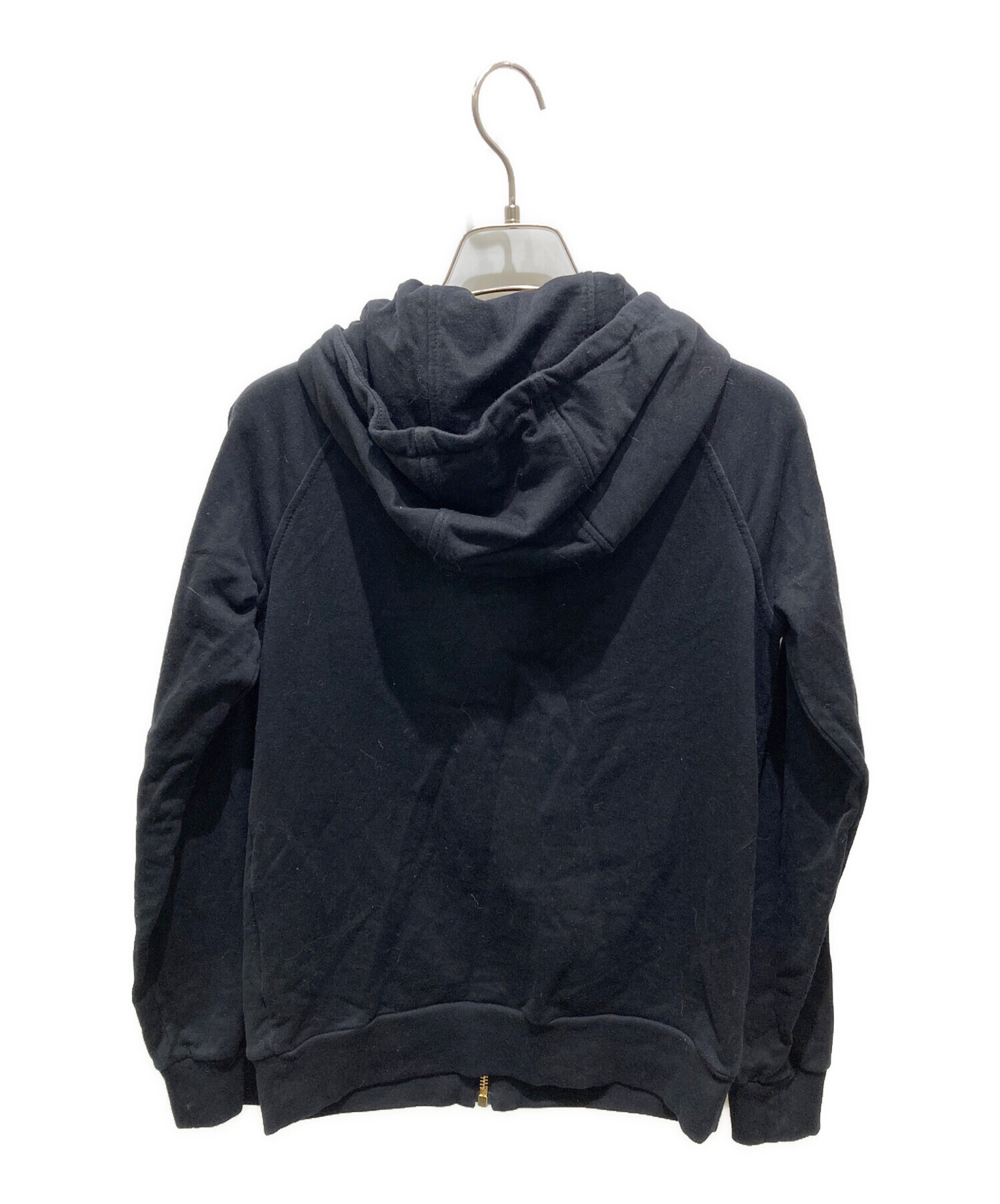 【美品】GUCCI グッチ インターロッキング センターロゴパーカー 黒 L 中古・古着通販】GUCCI (グッチ) インターロッキングハート×スタッズ