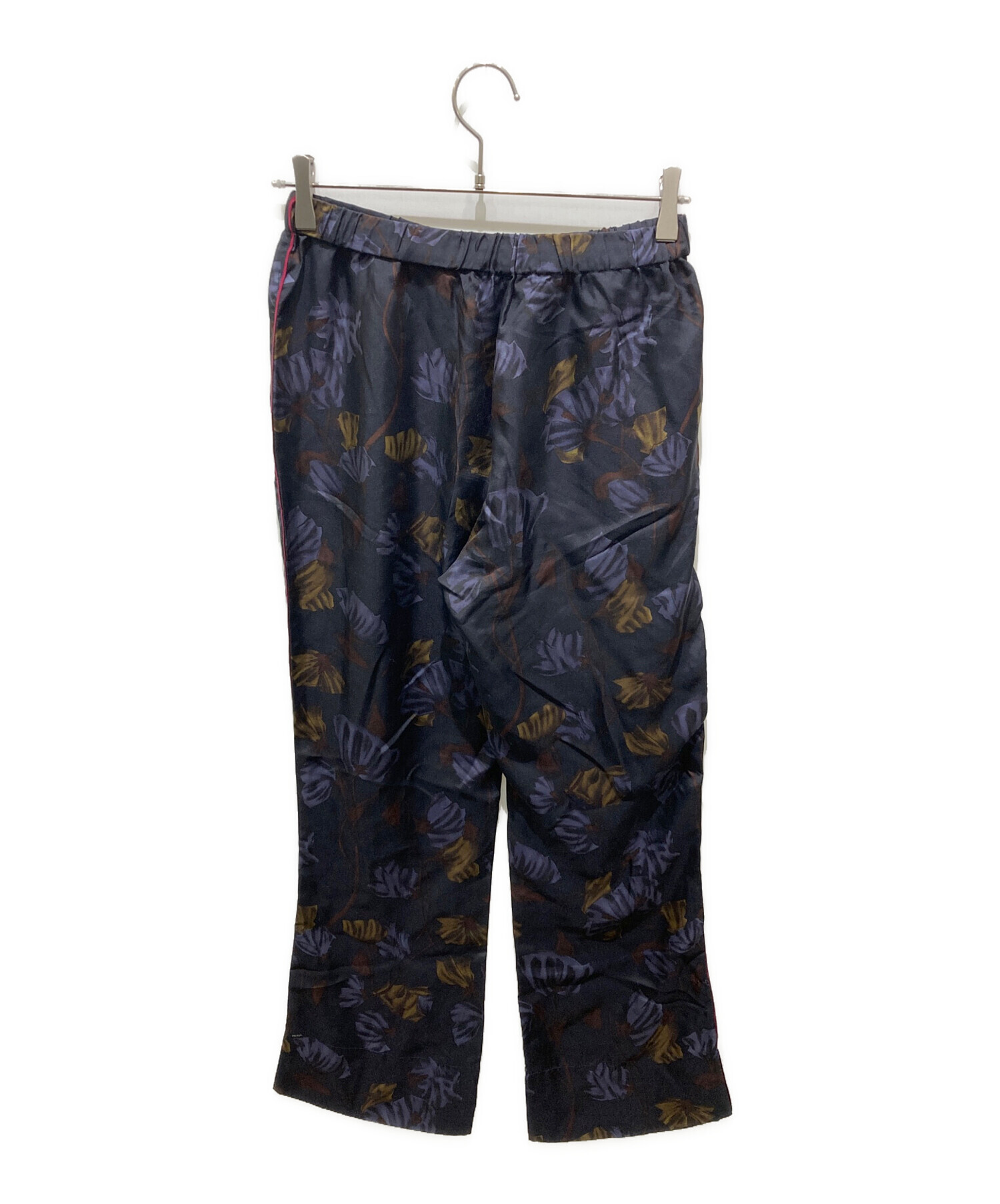 中古・古着通販】PRADA (プラダ) パイピング花柄パンツ ブラック