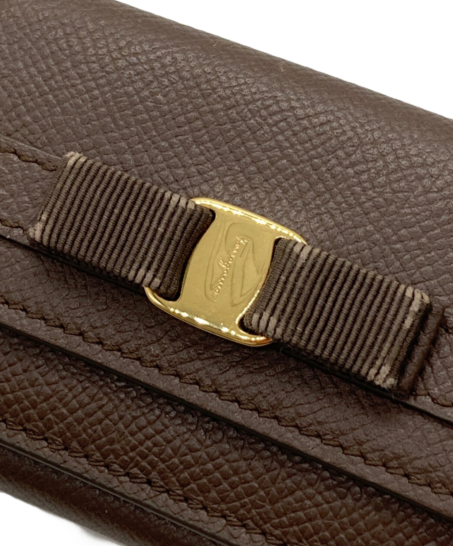 中古・古着通販】Ferragamo (フェラガモ) ヴァラリボン 3つ折り財布