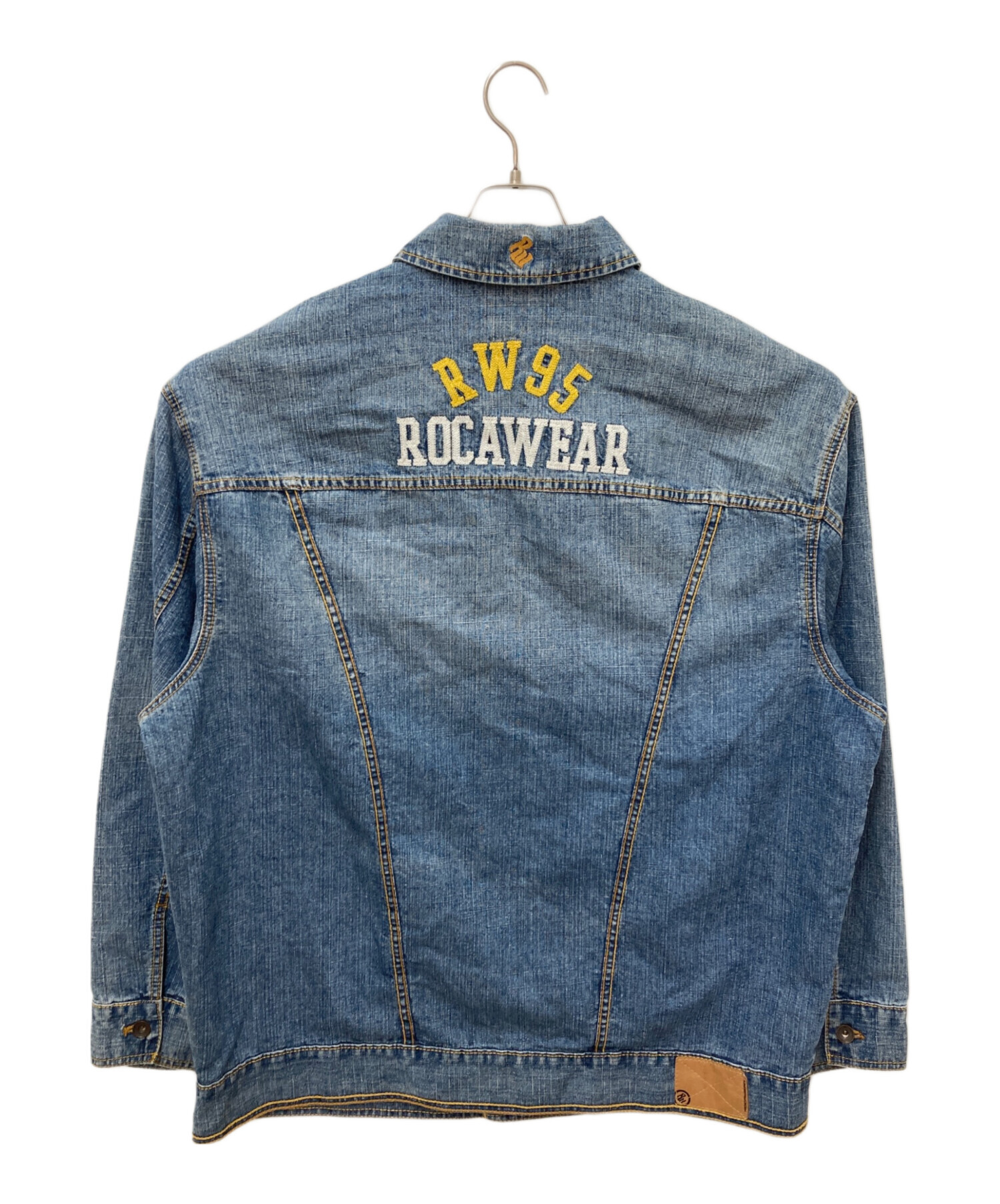 新品 ROCA WEAR　ロカウェア　折り返し デニムセットアップ　Gジャン 中古・古着通販】ROCA WEAR (ロカウェア) 刺繍デニムジャケット ブルー