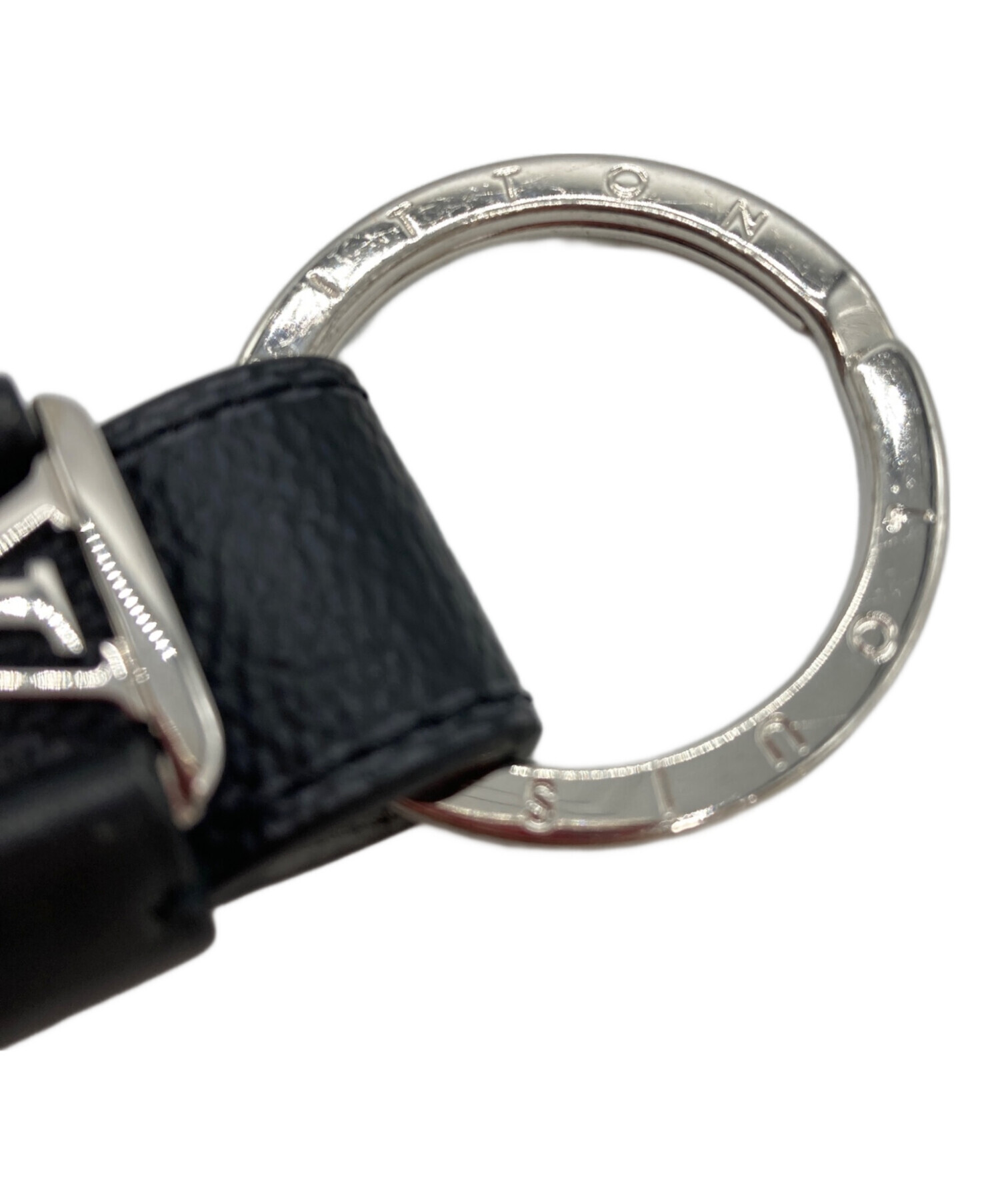Louis Vuitton ブラックメタルキーホルダー 中古・古着通販】LOUIS VUITTON (ルイ ヴィトン) グラフィット LVロゴ