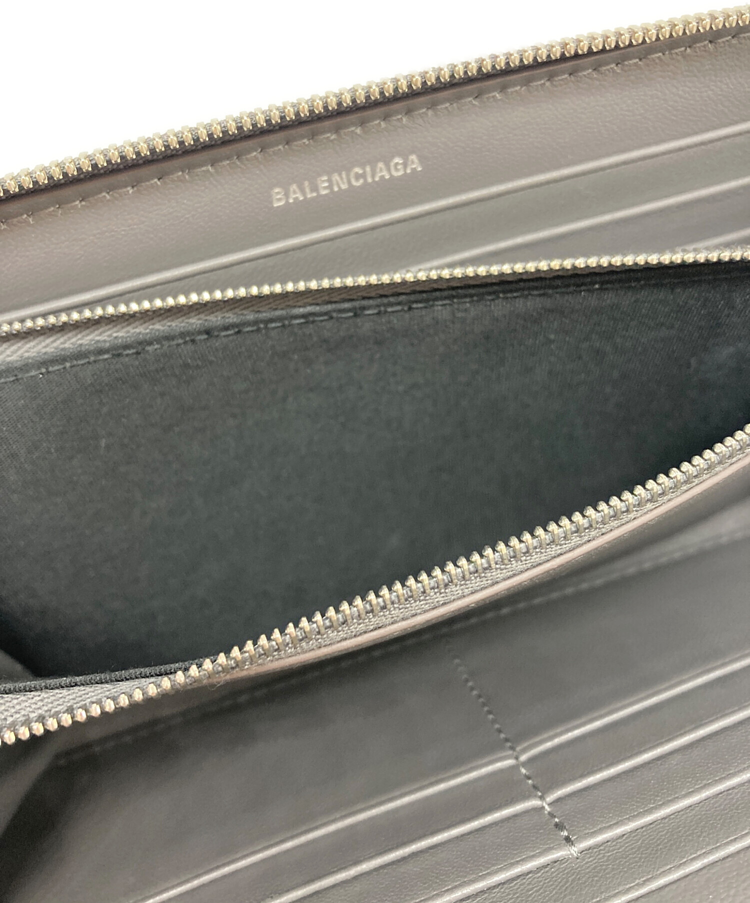 【極美品】 バレンシアガ 717787 エンボス シグネチャー 長財布 中古・古着通販】BALENCIAGA (バレンシアガ) エンボス シグネチャー