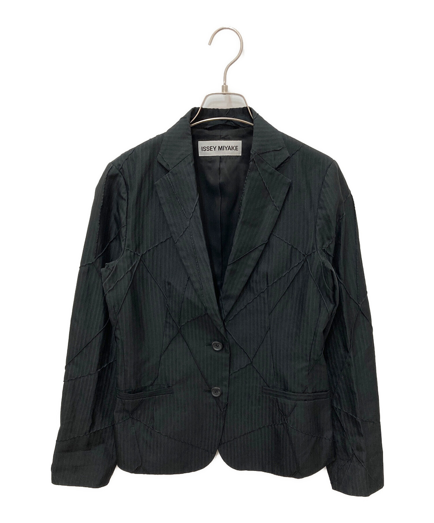 イッセイミヤケブラックジャケット ボタン付き 中古・古着通販】ISSEY MIYAKE (イッセイミヤケ) パイピングテーラード
