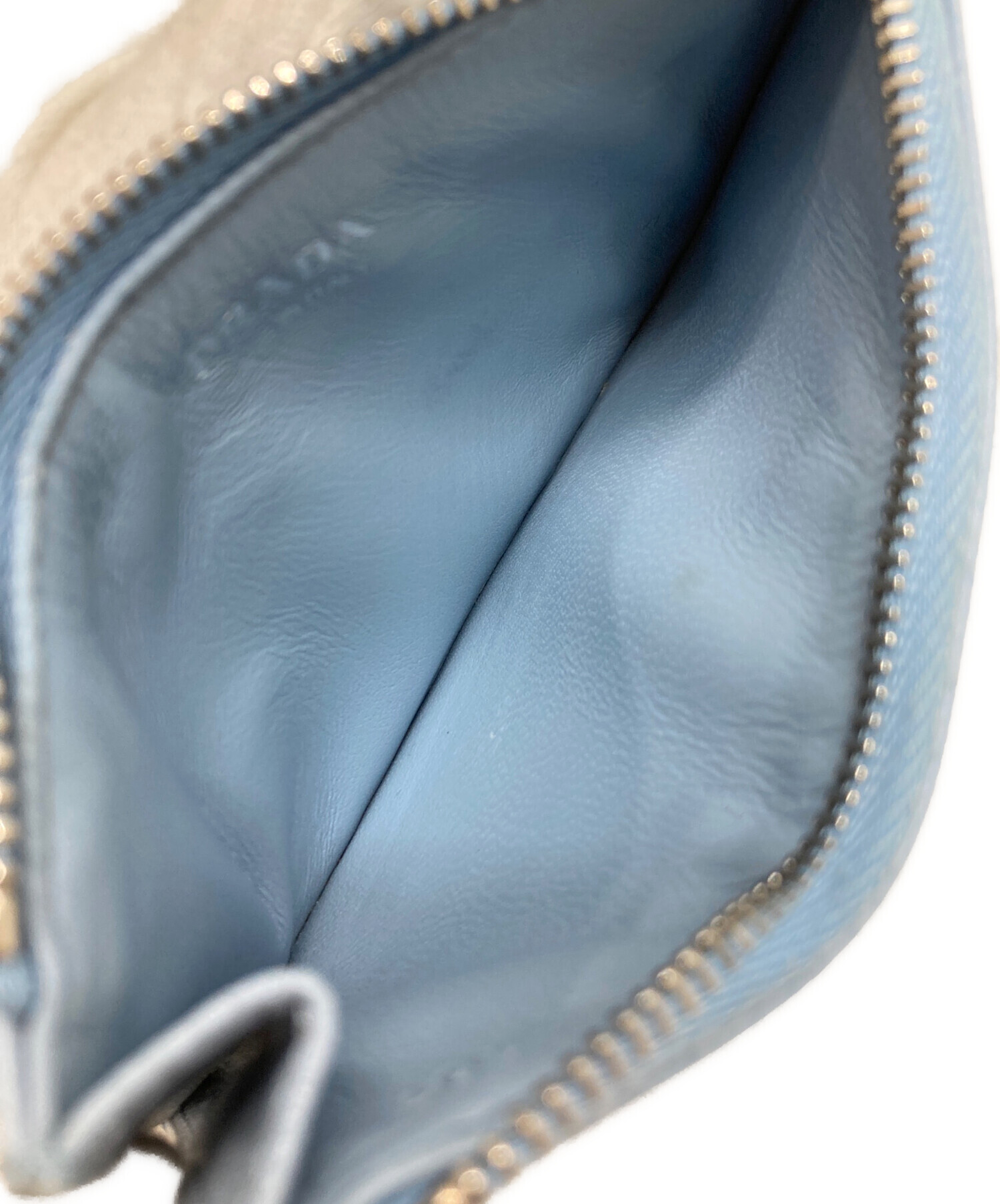 レア 新品未使用PRADA プラダ ティッシュケース ブルー PRADA 直営店より ソフトルックスレザー 財布 ブルー (PRADA