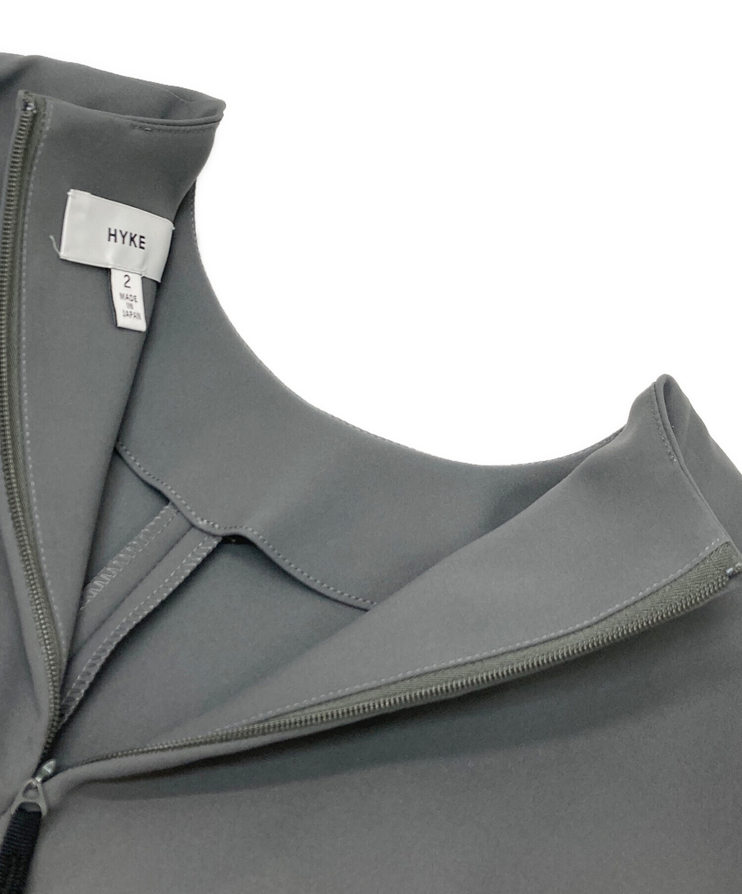 【新品タグ付き】HYKE バルーンスリーブワンピース　サイズ2 HYKE バルーンスリーブワンピースサイズ2