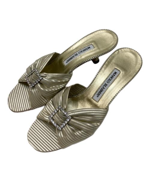 【美品】MANOLO BLAHNIK ゴールド ミュールサンダル 中古・古着通販】Manolo Blahnik (マノロブラニク) ミュールサンダル