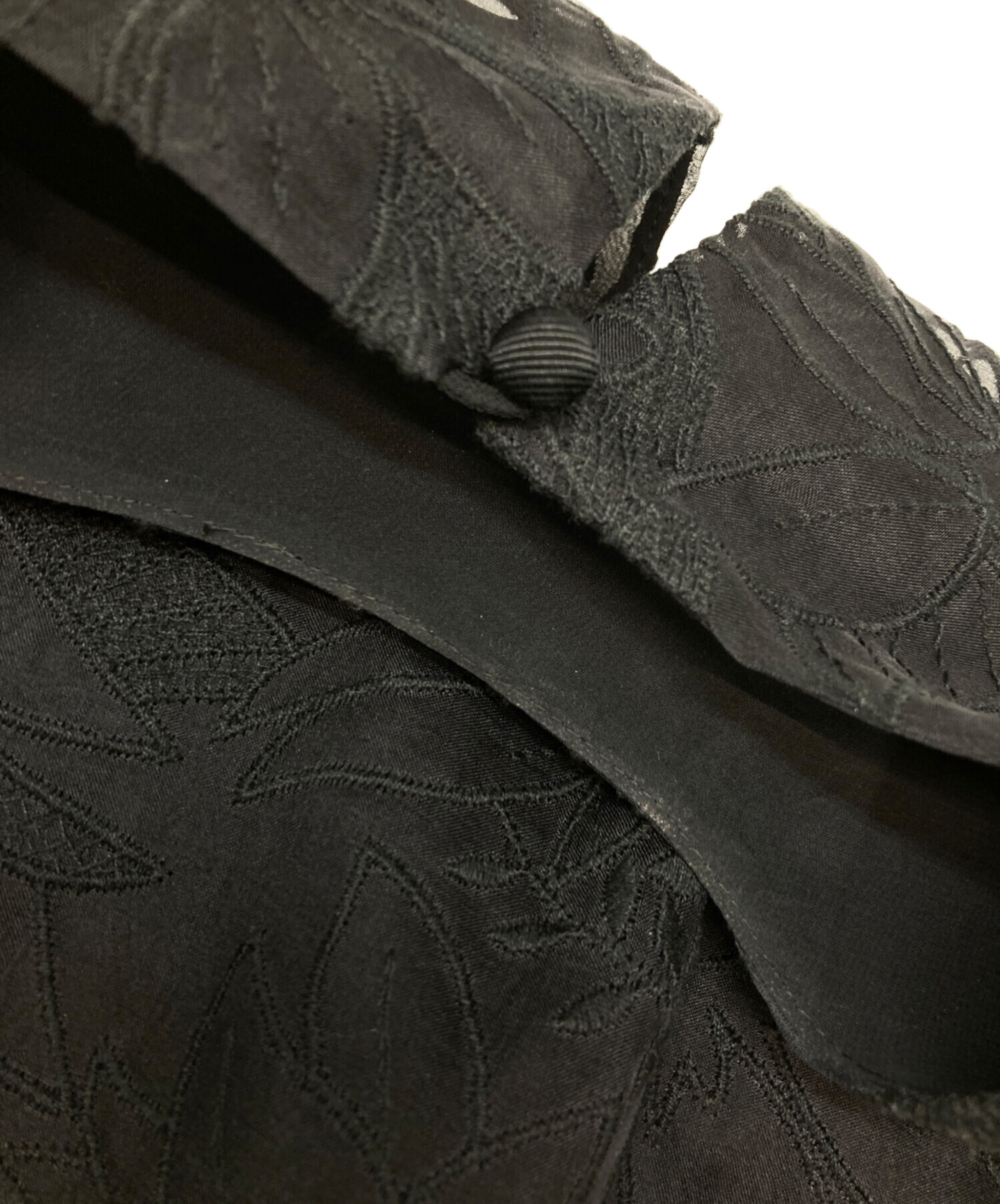 中古・古着通販】ADORE (アドーア) シルク刺繍ブラウス ブラック