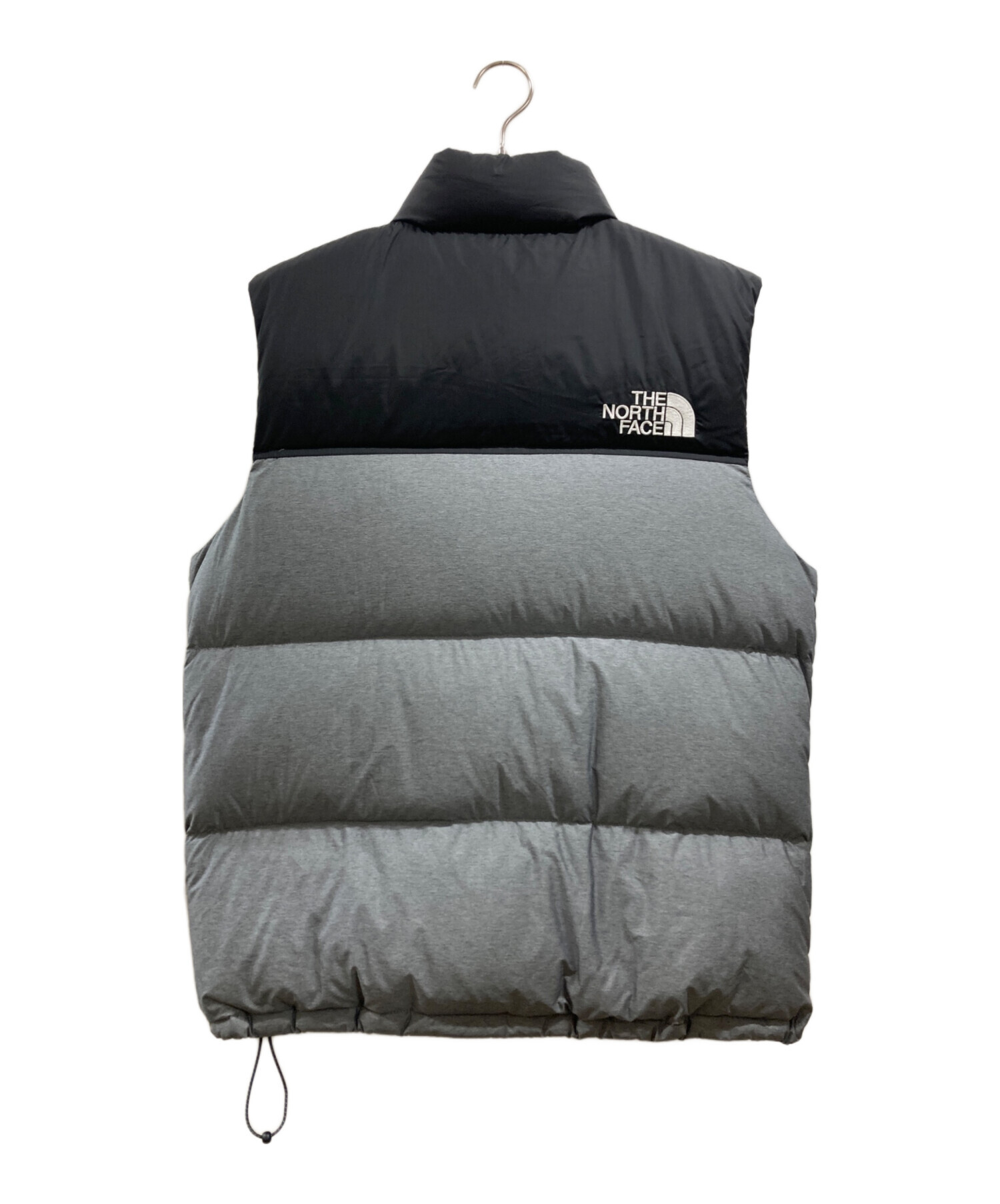 ノースフェイス ダウンベスト 刺繍ロゴ 550 メンズ古着 希少サイズ グレー 中古・古着通販】THE NORTH FACE (ザ ノース フェイス) ダウンベスト