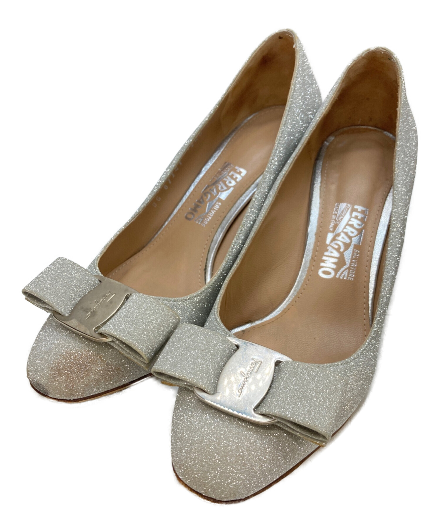 Salvatore Ferragamo ヴァラ リボン シルバー サイズ8 中古・古着通販】Salvatore Ferragamo (サルヴァトーレ フェラガモ