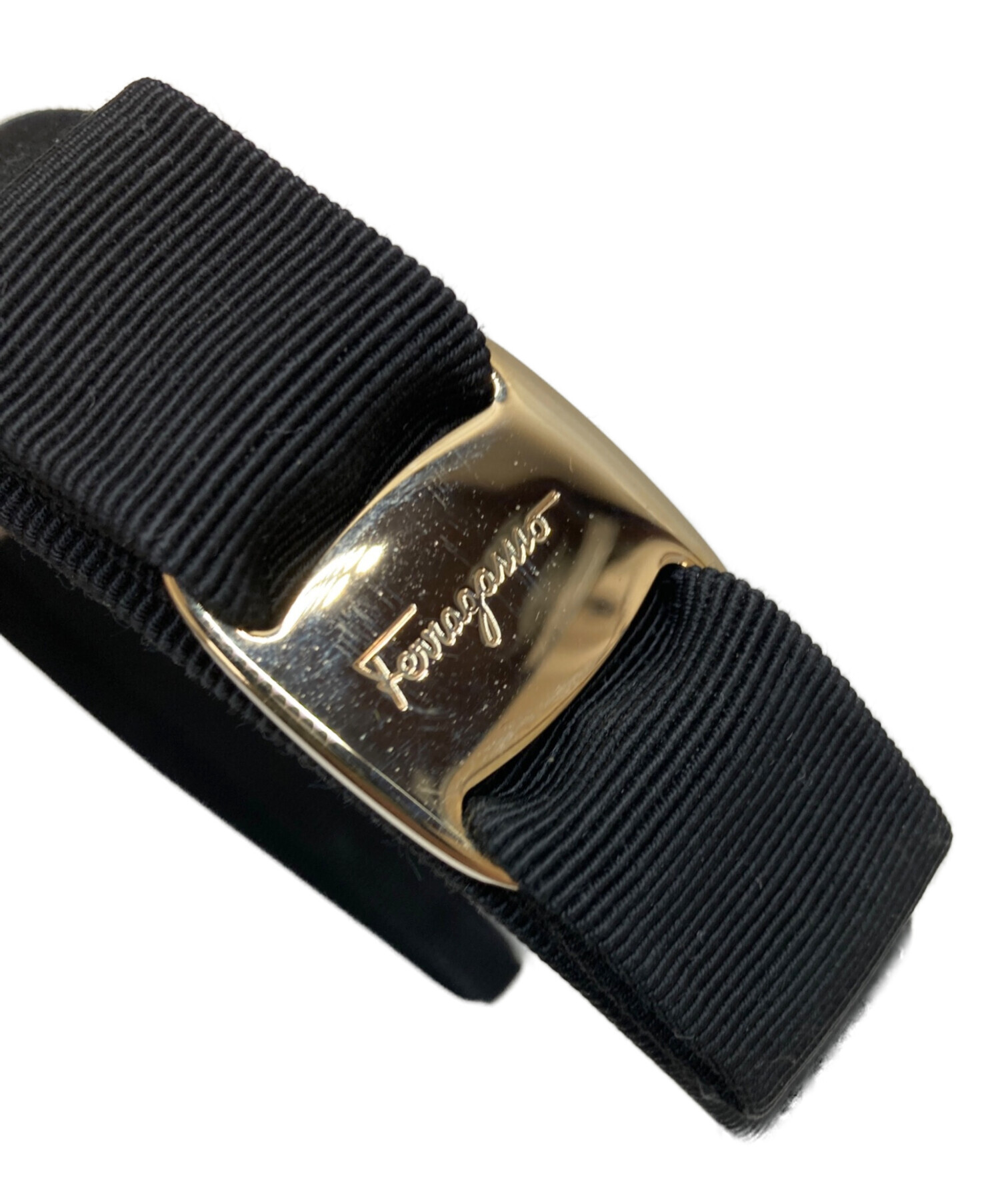 Ferragamo フェラガモ カチューシャ ブラック ゴールド 中古・古着通販】Ferragamo (フェラガモ) ヴァラカチューシャ
