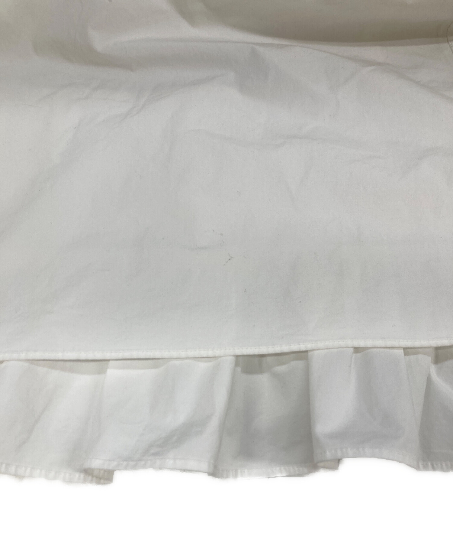 Yori　ヨリ　バックフリルブラウス　ゆったり　F 中古・古着通販】yori (ヨリ) バックフリルブラウス ホワイト サイズ