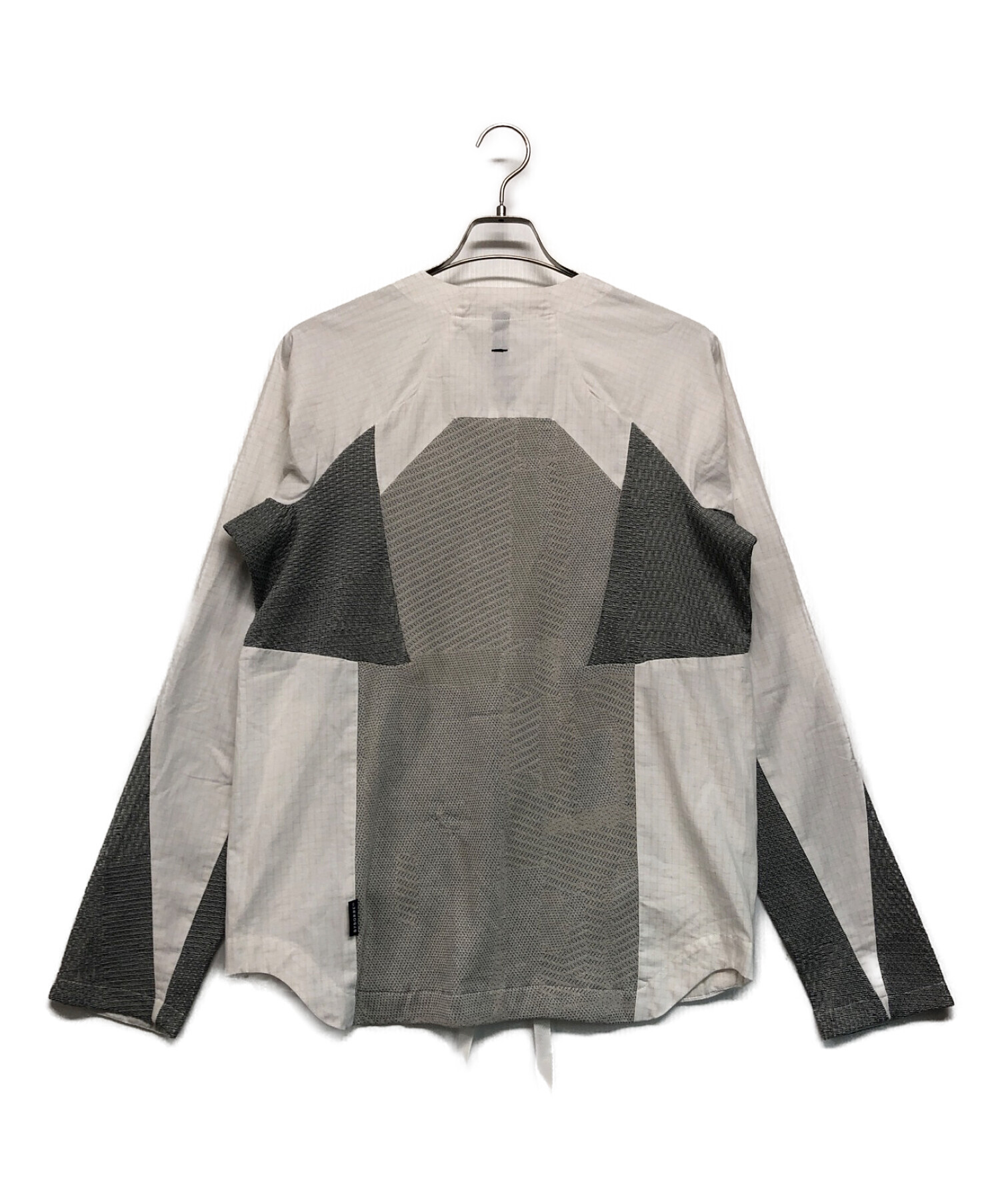 中古・古着通販】BYBORRE (バイボレ) ノーカラーシャツ ホワイト 中古・古着通販】BYBORRE (バイボレ) ノーカラーシャツ ホワイト