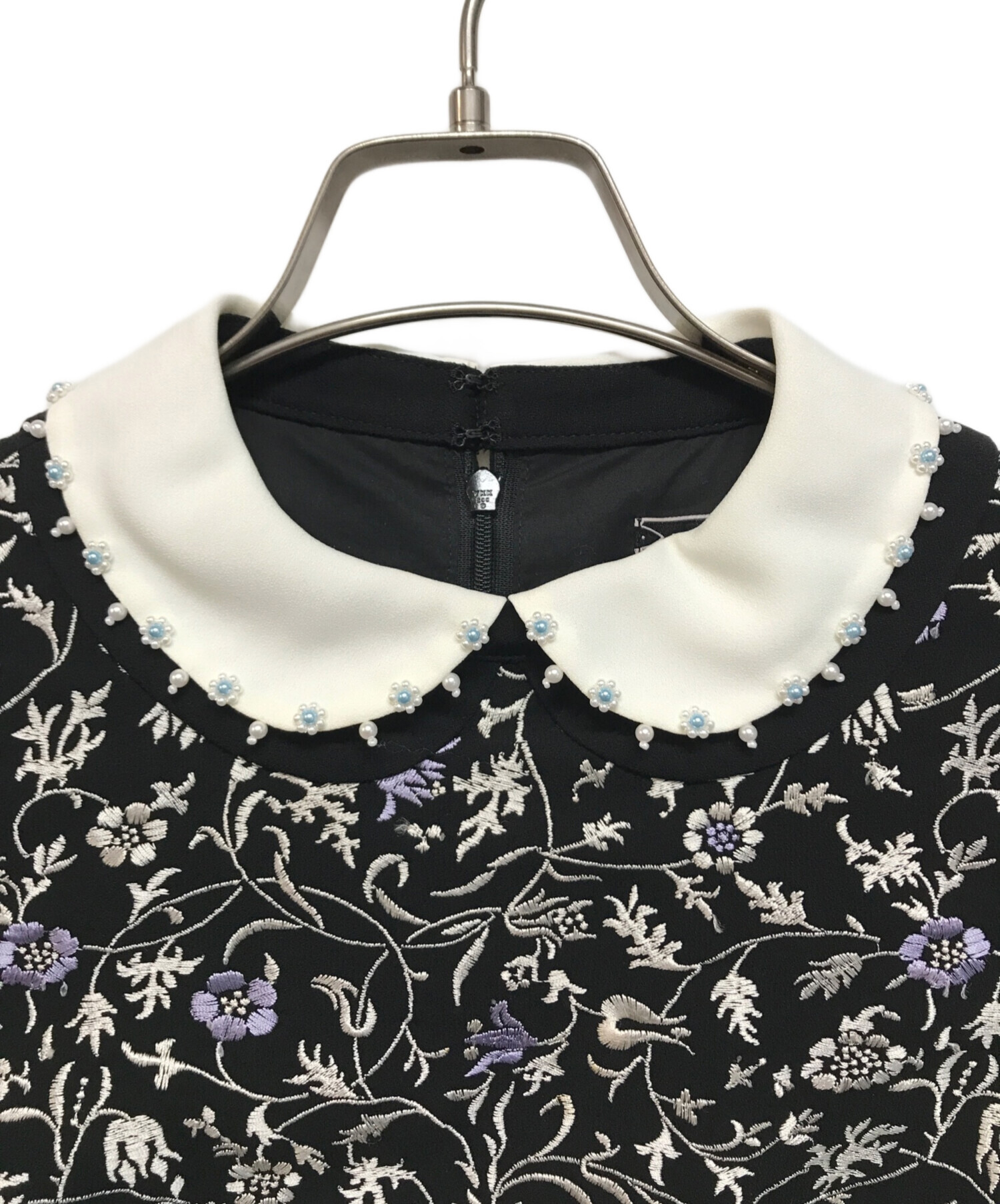 中古・古着通販】TOCCA (トッカ) 刺繍ノースリーブワンピース ブラック 
