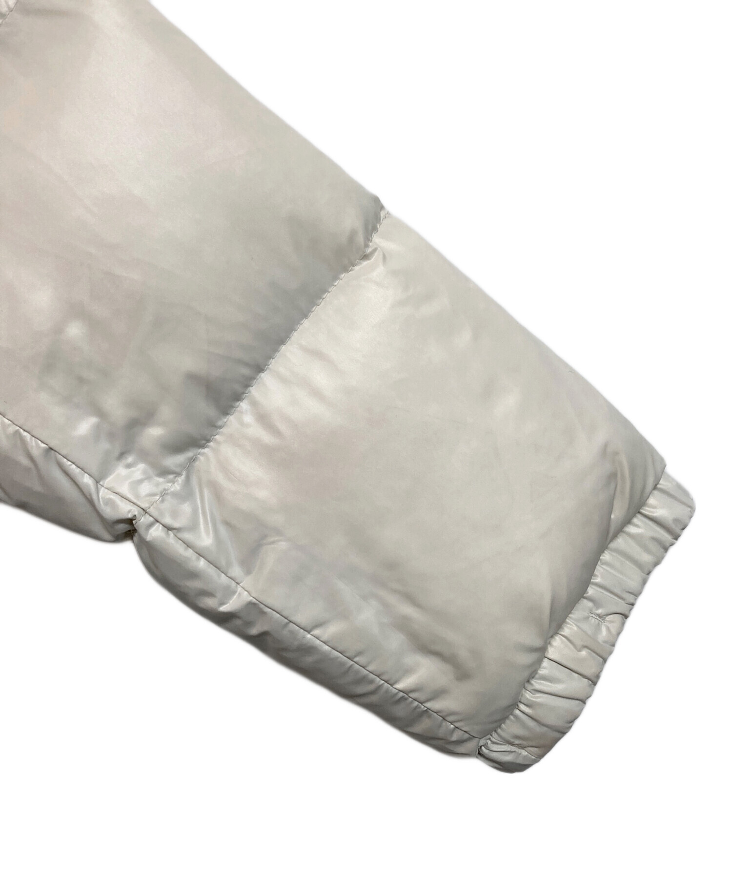 中古・古着通販】PRADA (プラダ) ダウンジャケット アイボリー サイズ